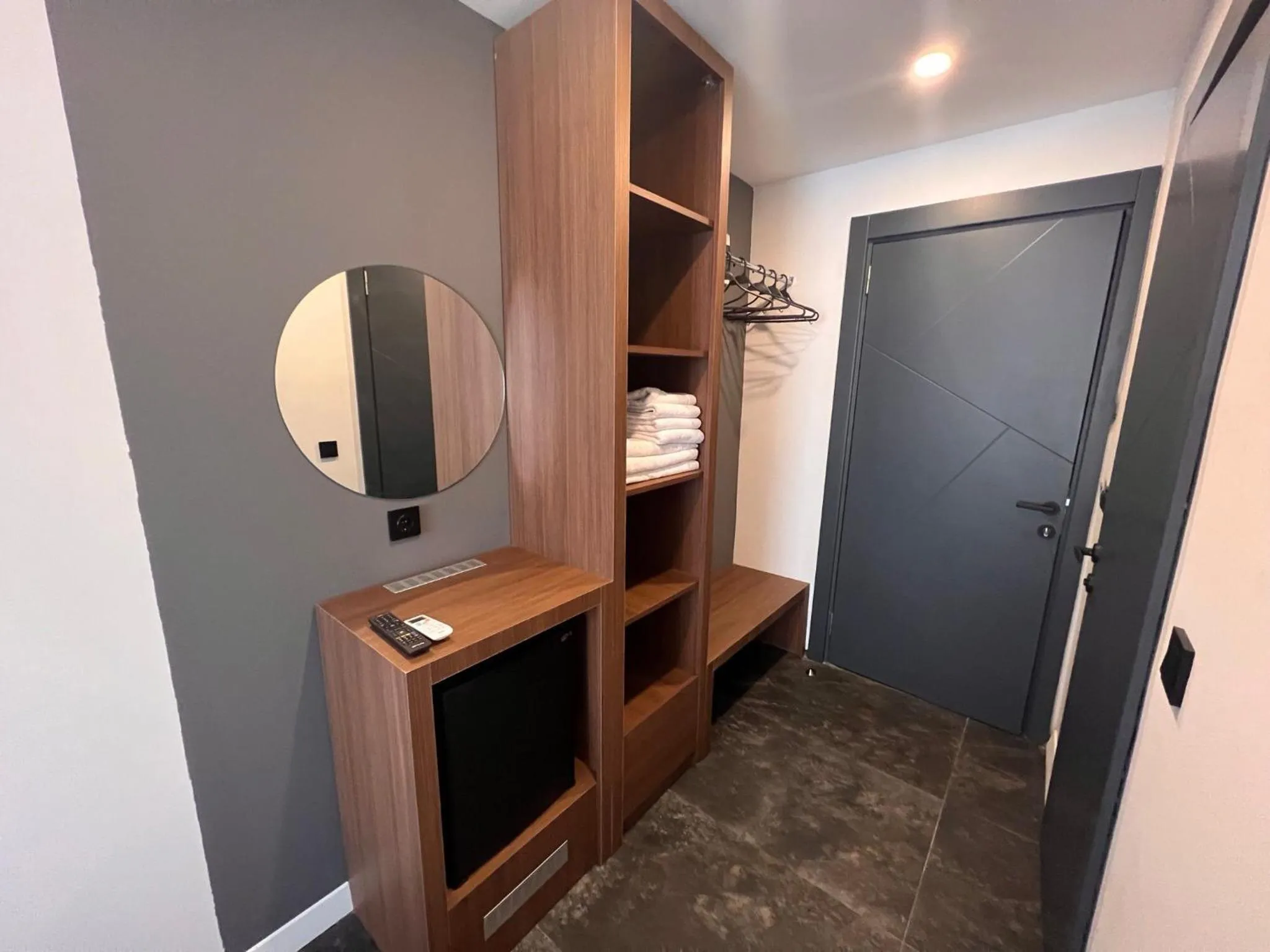 wardrobe in Wolf Of The City Hotel & Spa