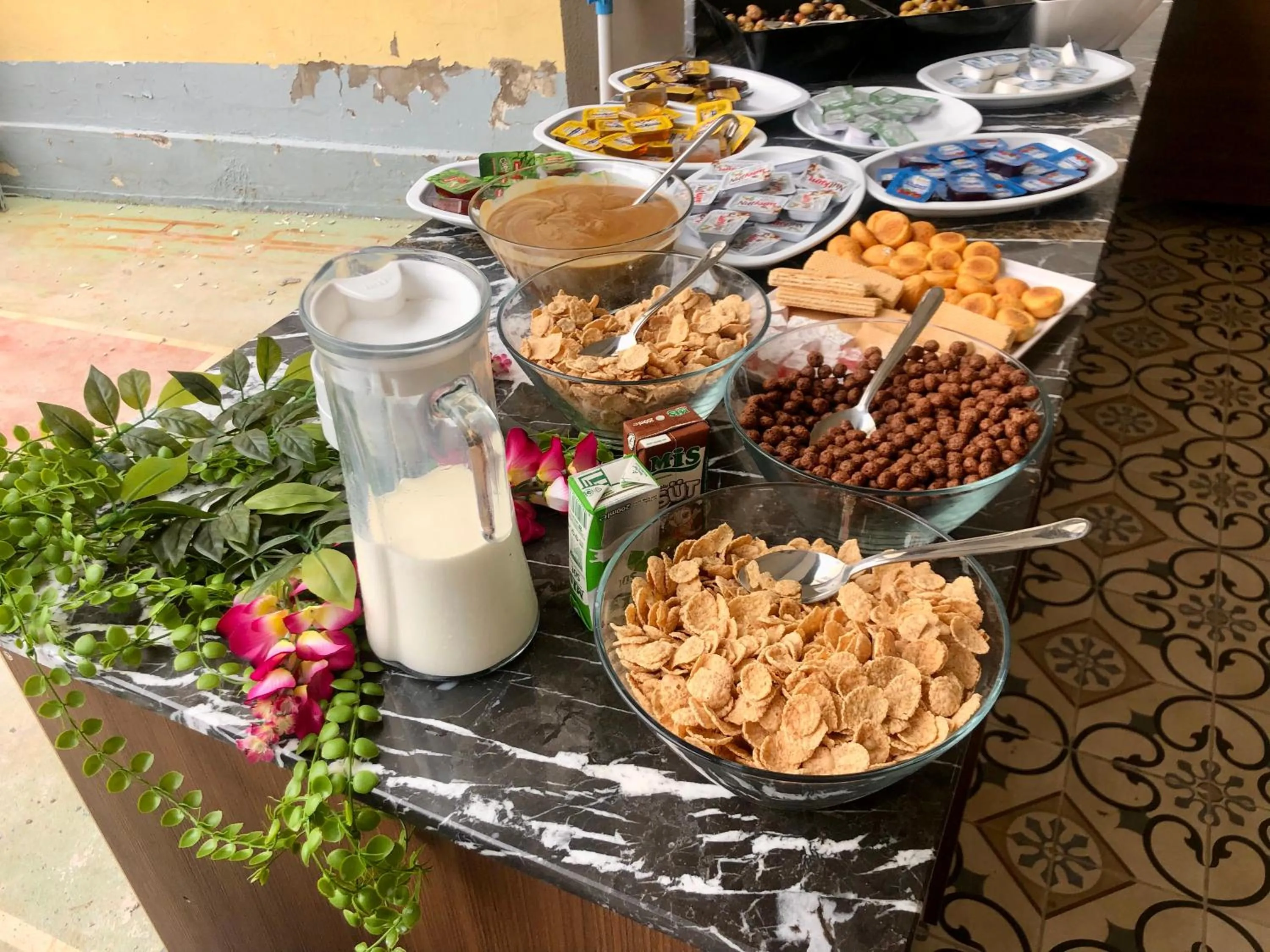 Food and drinks in Wolf Of The City Hotel & Spa