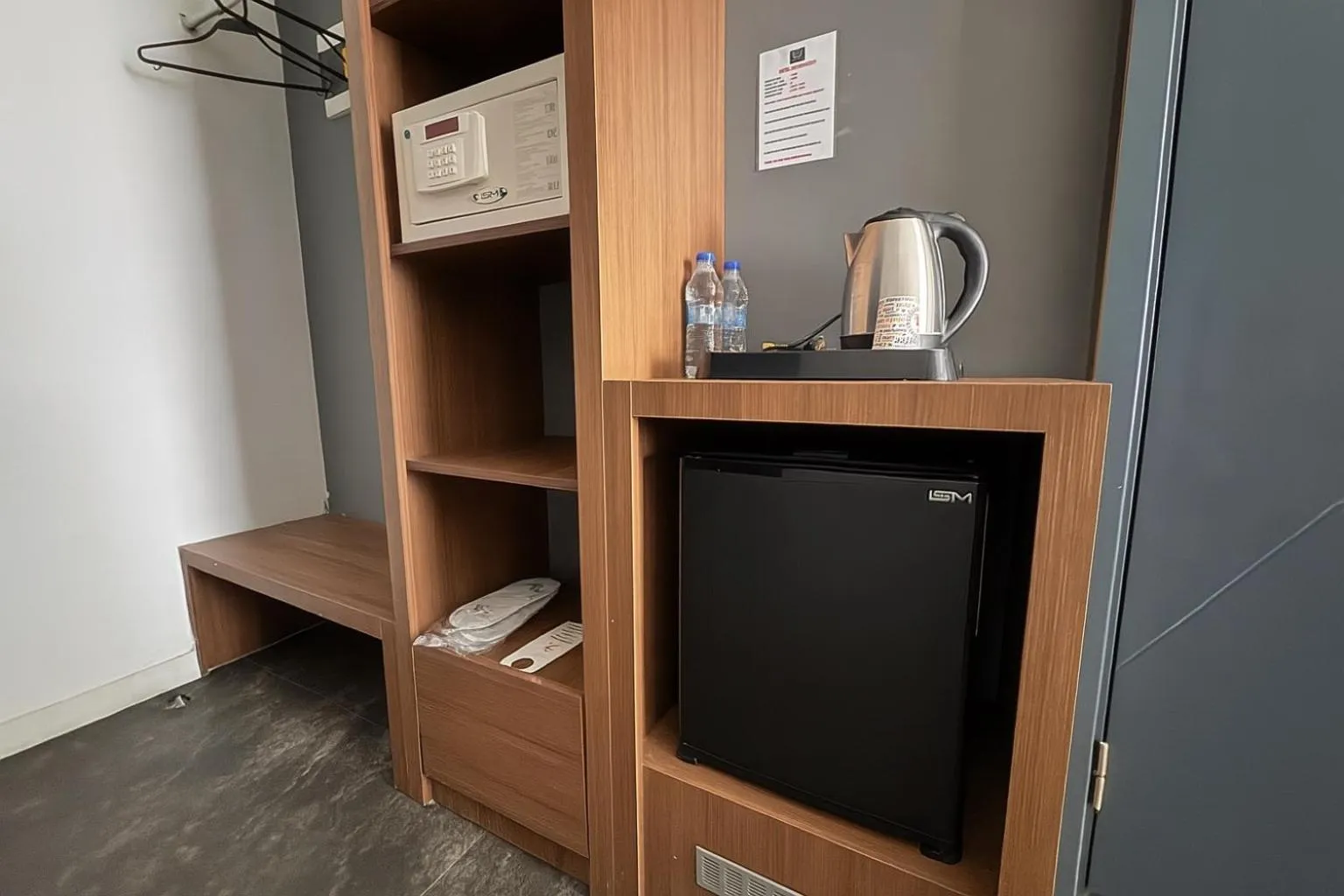 Coffee/tea facilities in Wolf Of The City Hotel & Spa