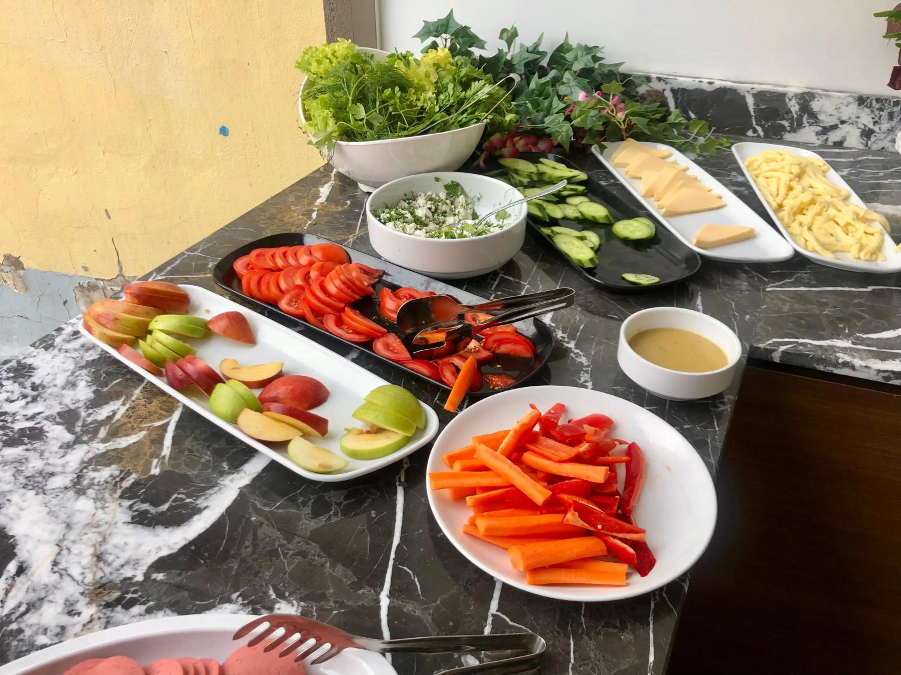 Food and drinks in Wolf Of The City Hotel & Spa