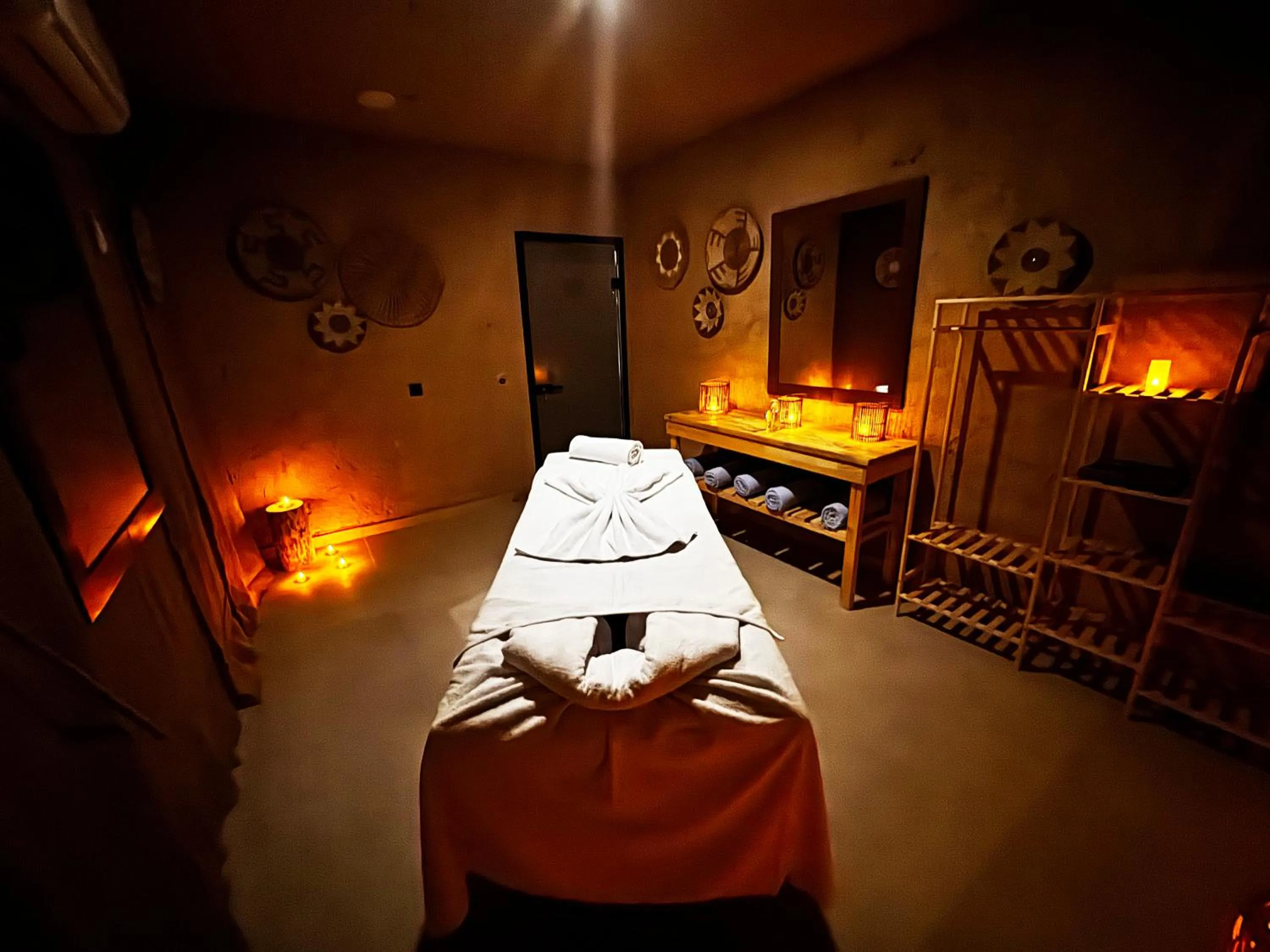 Massage in Wolf Of The City Hotel & Spa