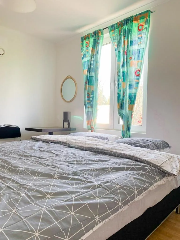 Bed in Hässlebogården Turist & Konferens