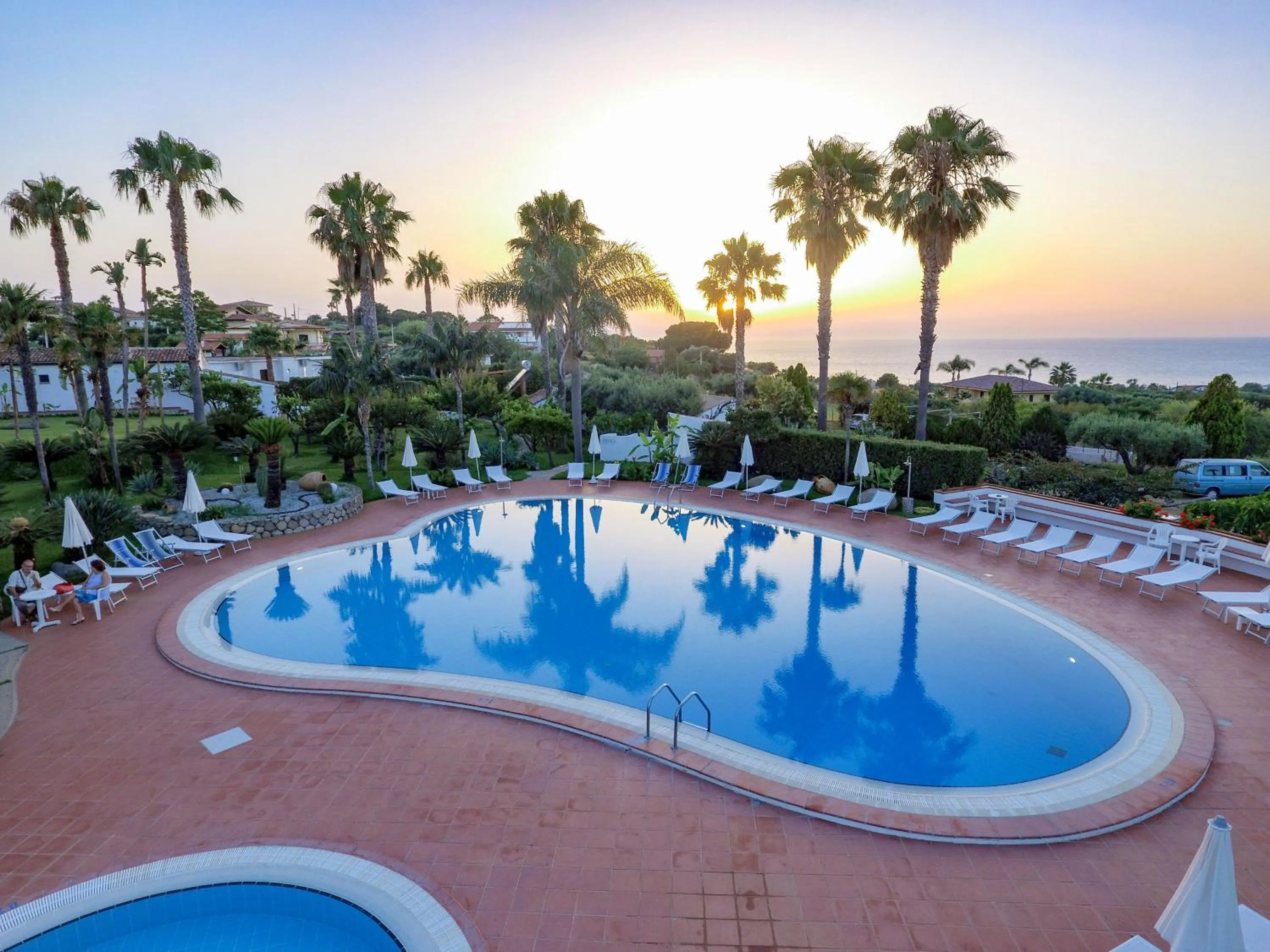 Swimming pool in Hotel Residence Costa Azzurra