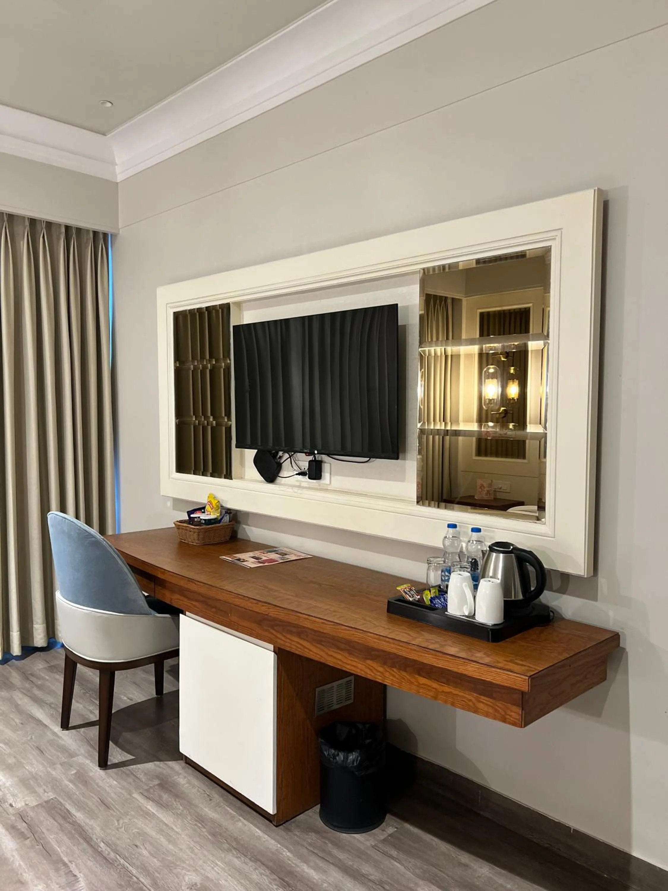 TV and multimedia in Hotel Apricia