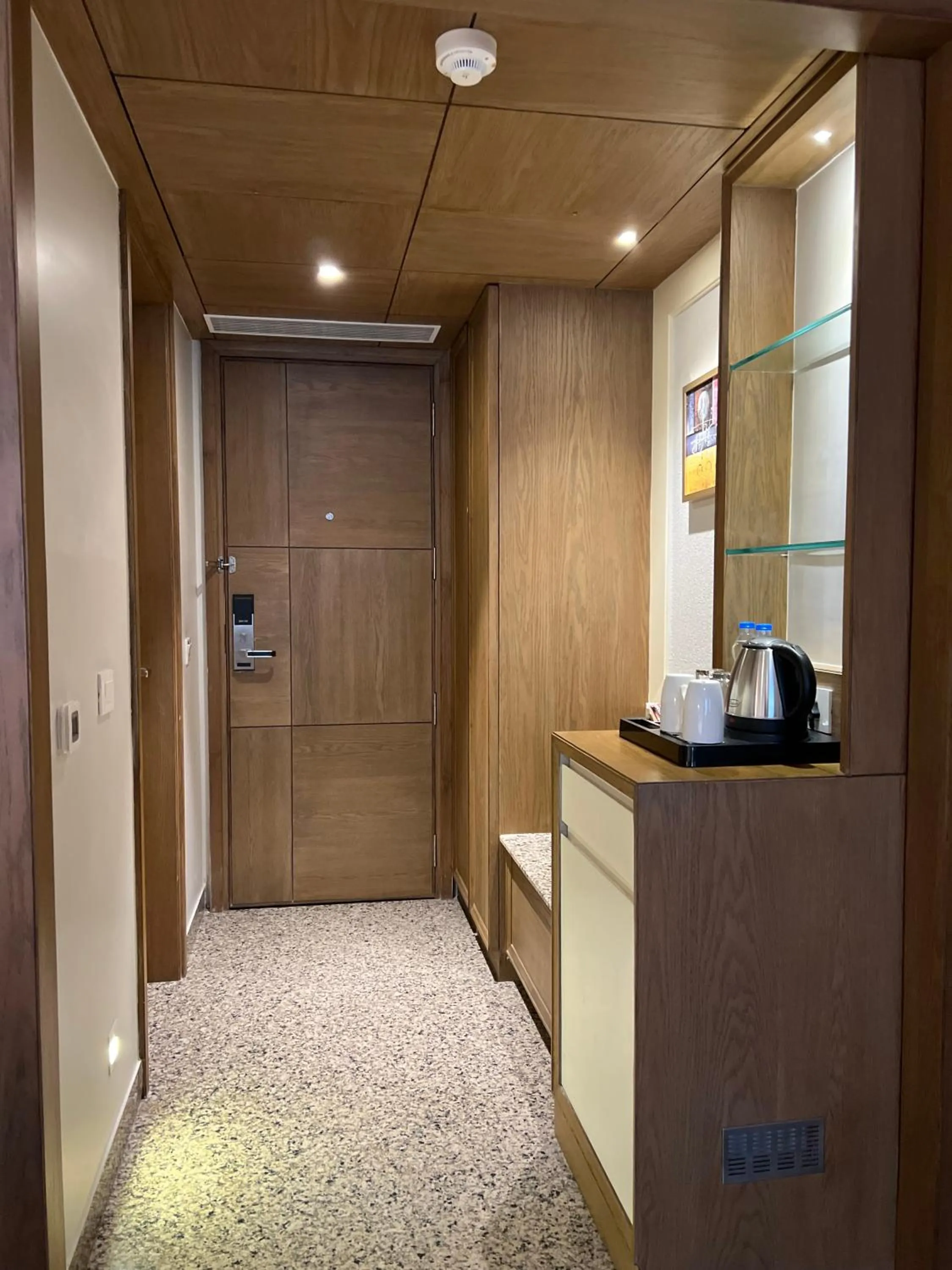 wardrobe in Hotel Apricia