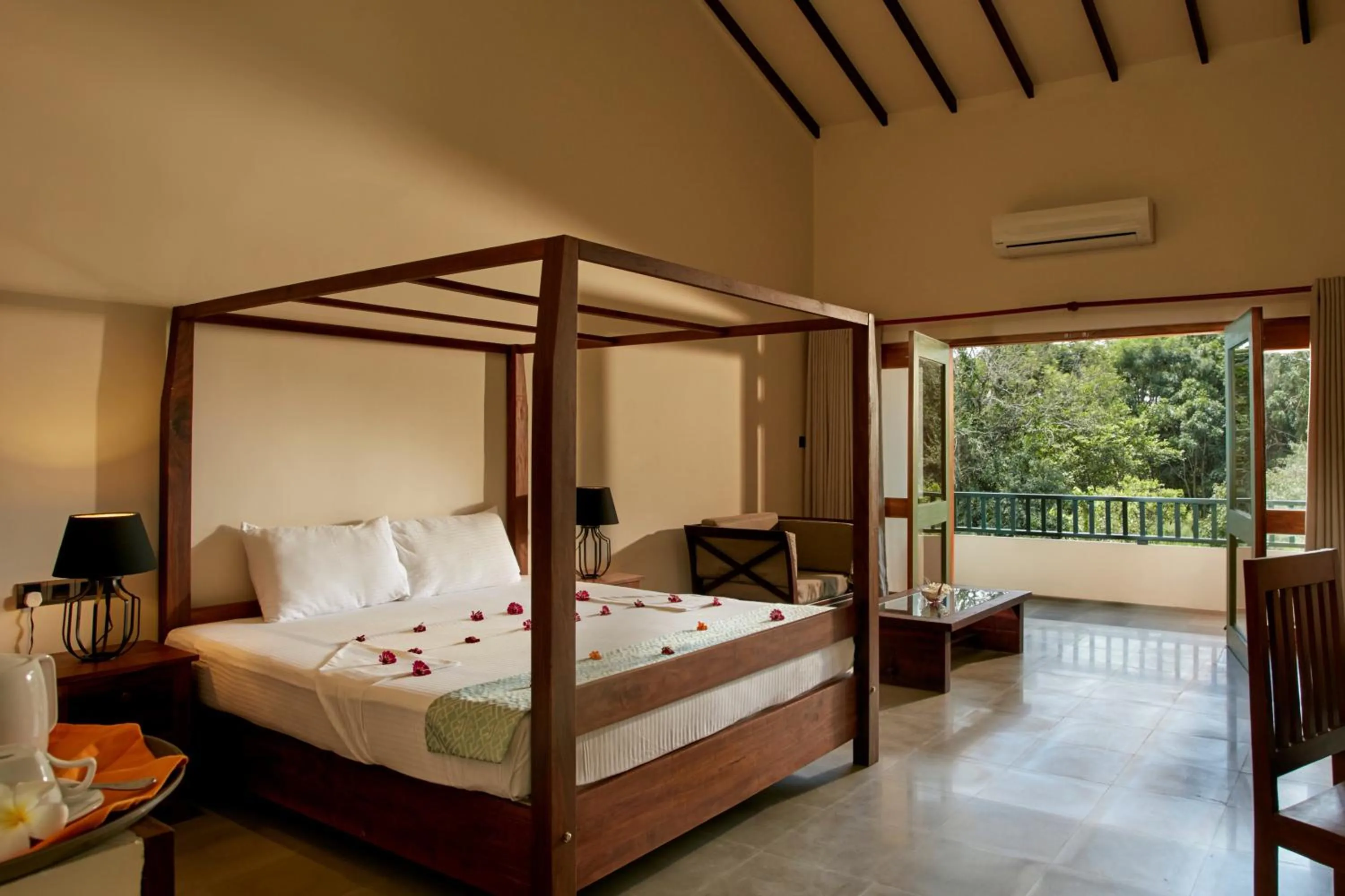 Bedroom, Bed in Sevanagama