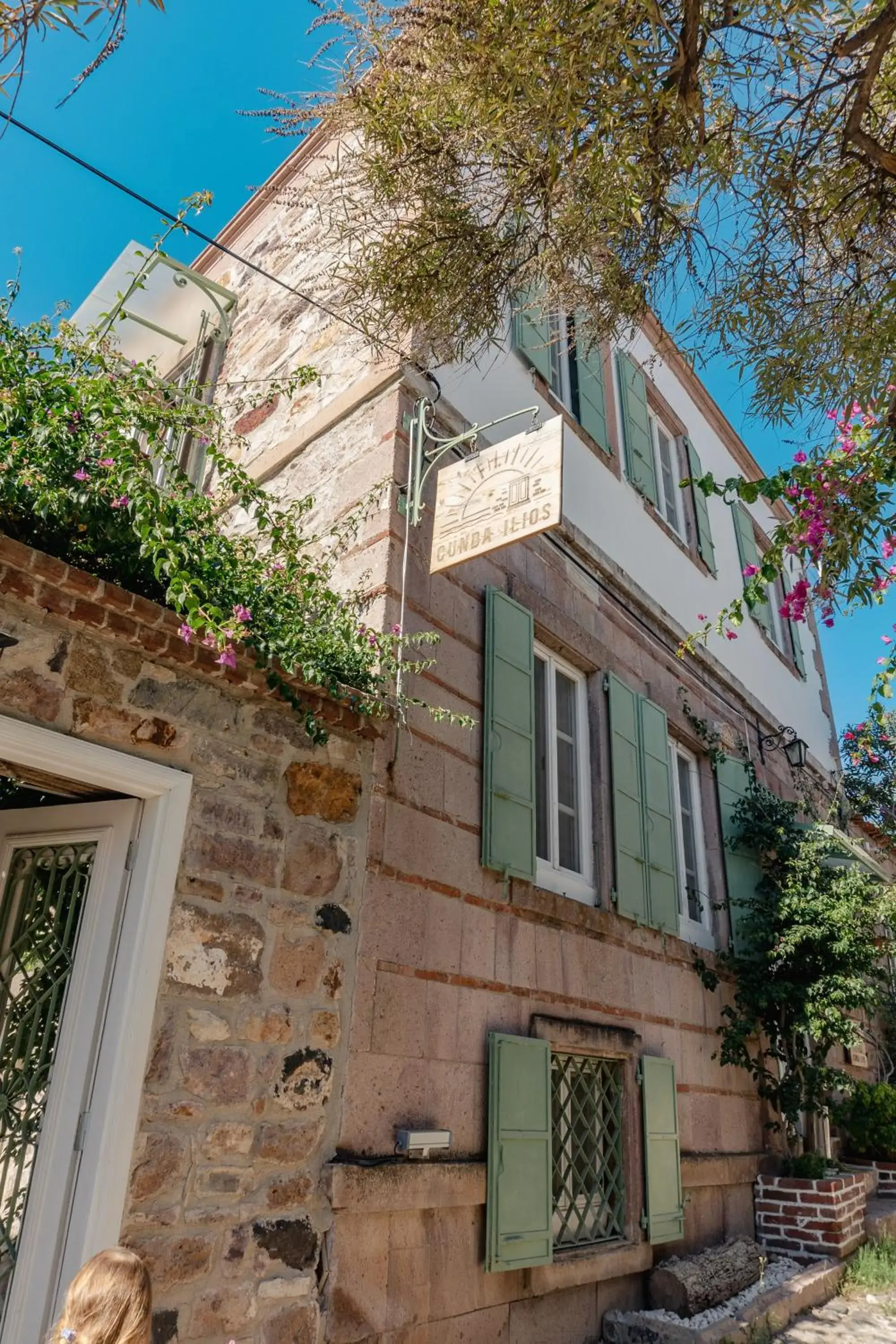 Property building in Cunda ILIOS Property building in Cunda ILIOS