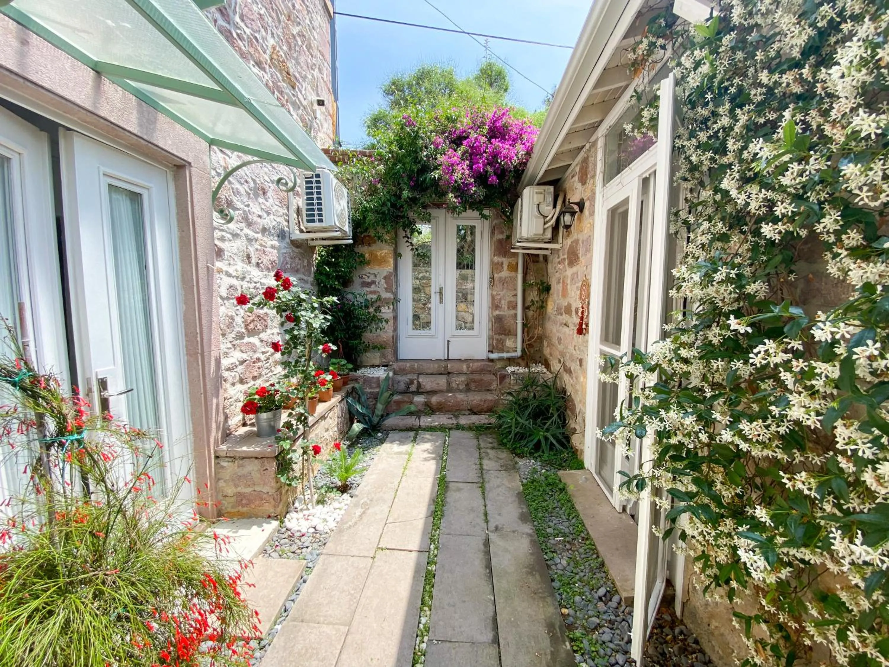 Property building in Cunda ILIOS