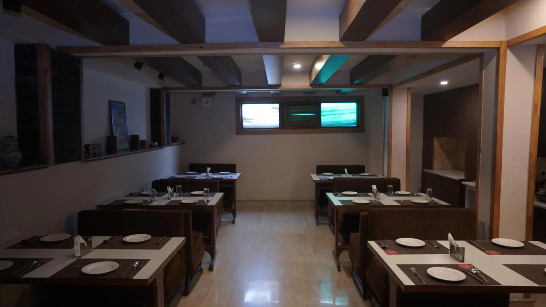 Restaurant/places to eat in Orchid Lords Eco Inn Gangtok