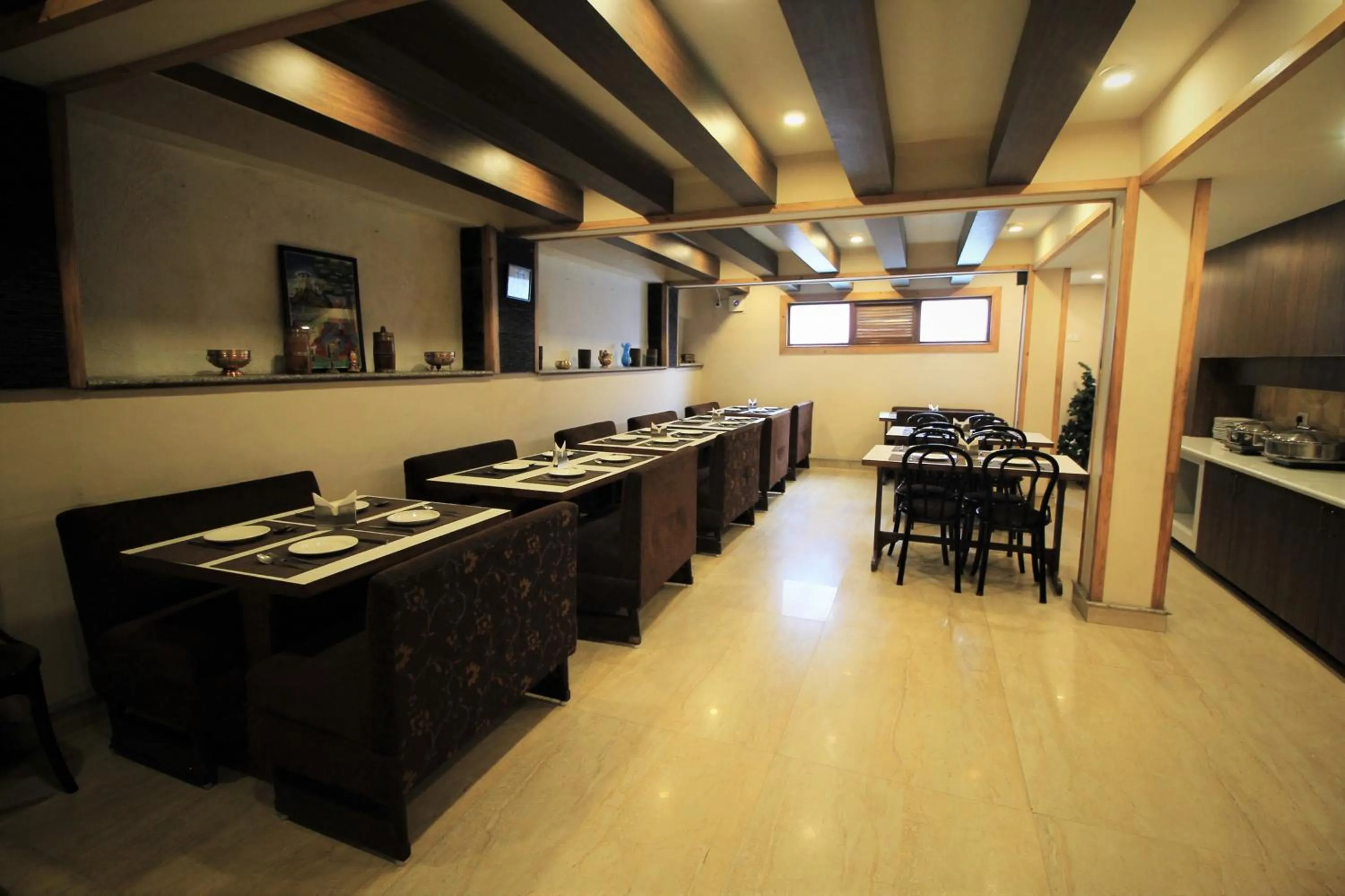 Restaurant/places to eat in Orchid Lords Eco Inn Gangtok