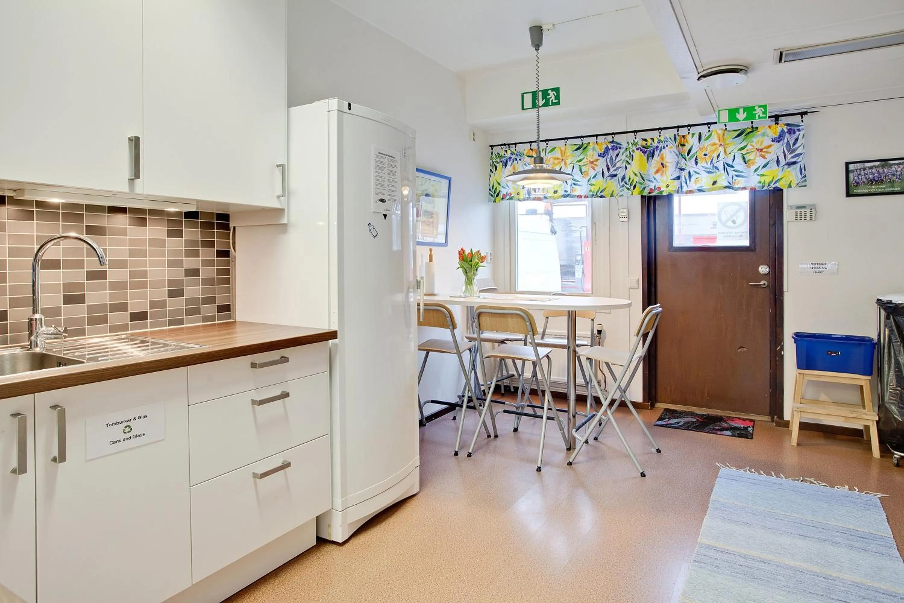 Kitchen or kitchenette in Bed's Motell & Rumsuthyrning