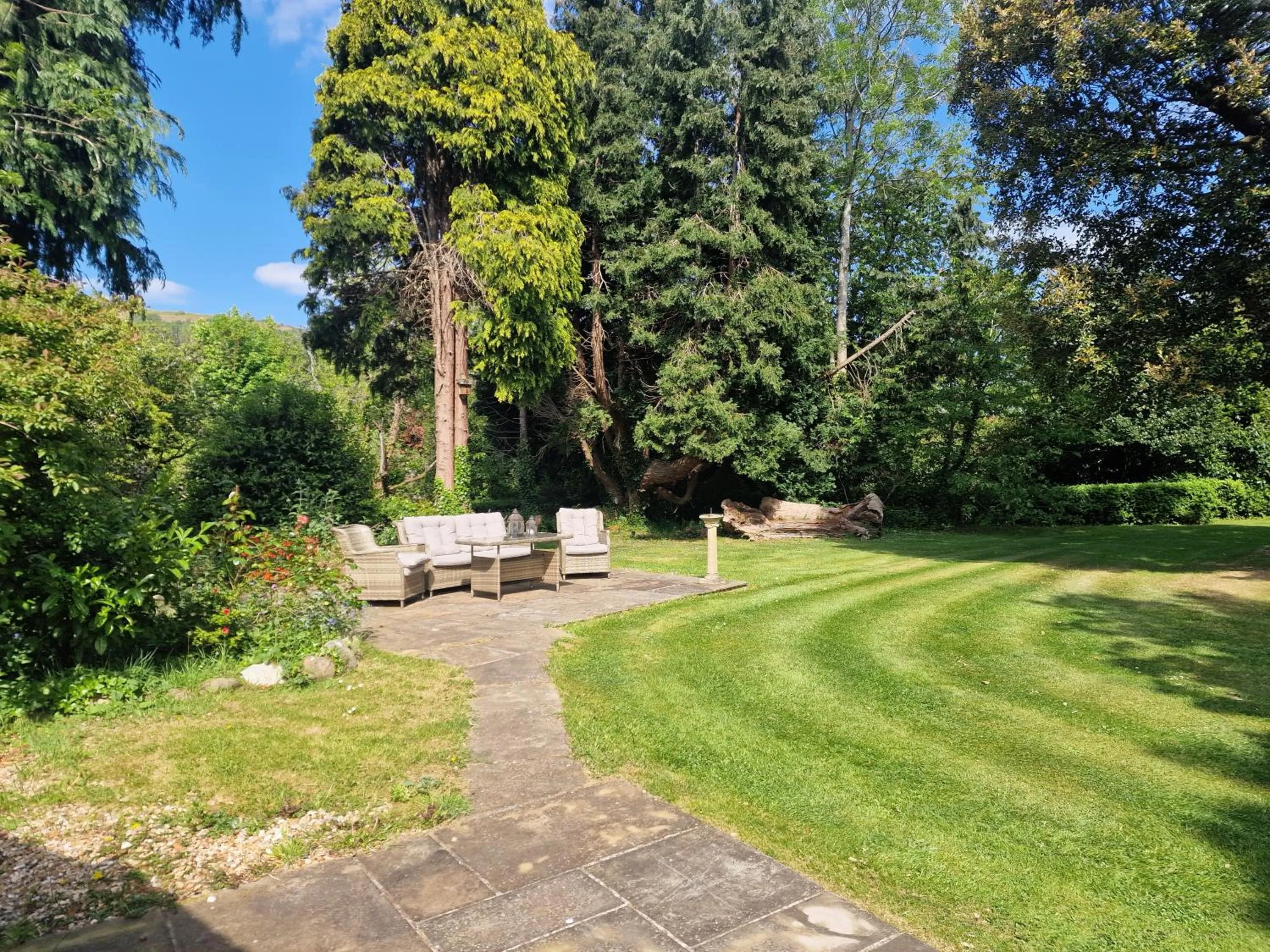 Spring in Glyn Isa Country House luxury self catering accommodation