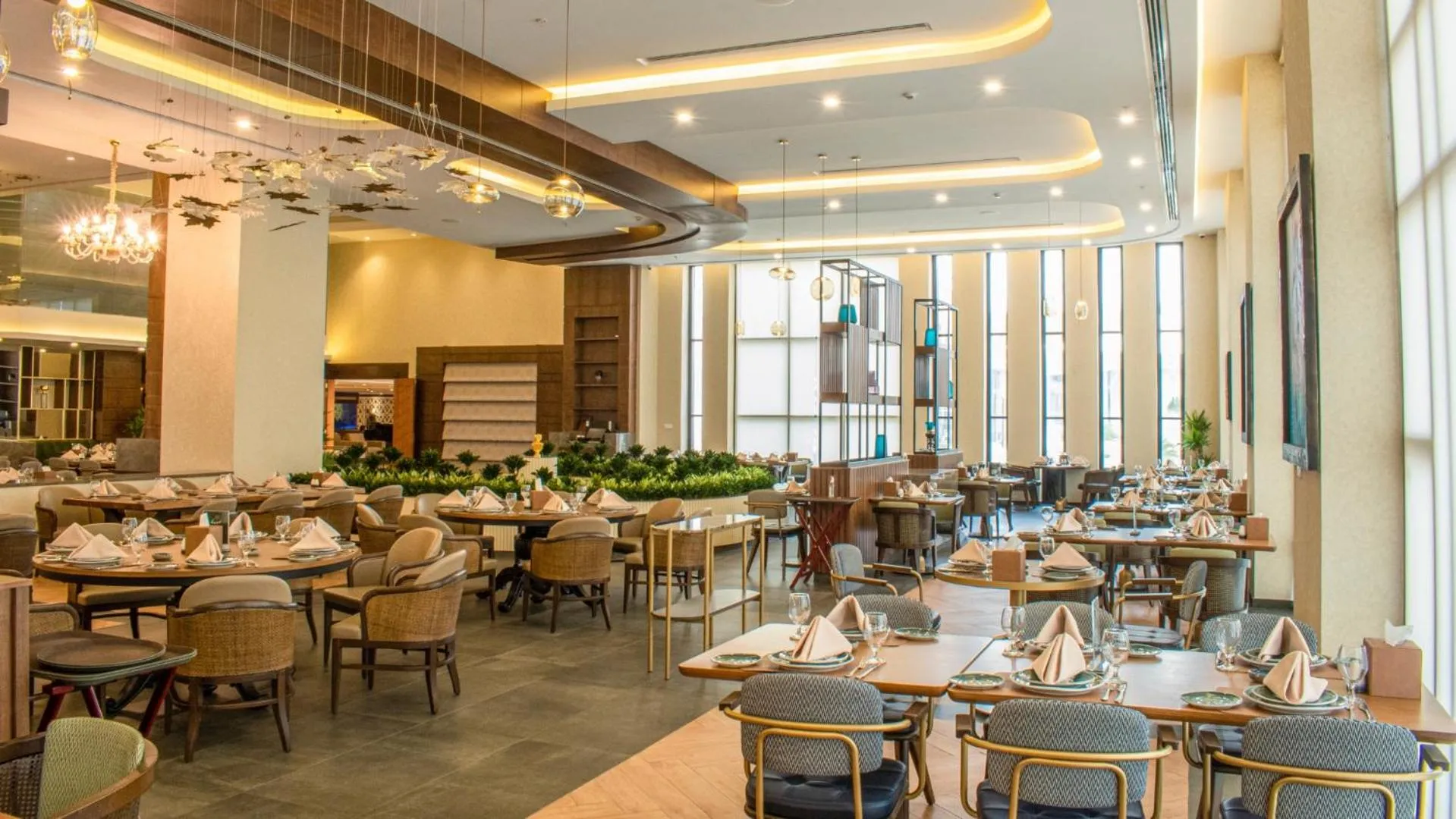 Restaurant/places to eat in Babylon Rotana Hotel