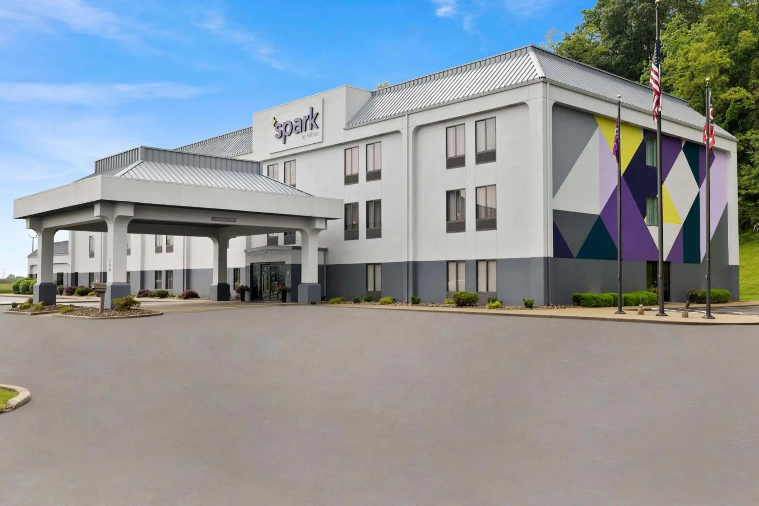 Property building in Spark By Hilton Newcomerstown Property building in Spark By Hilton Newcomerstown