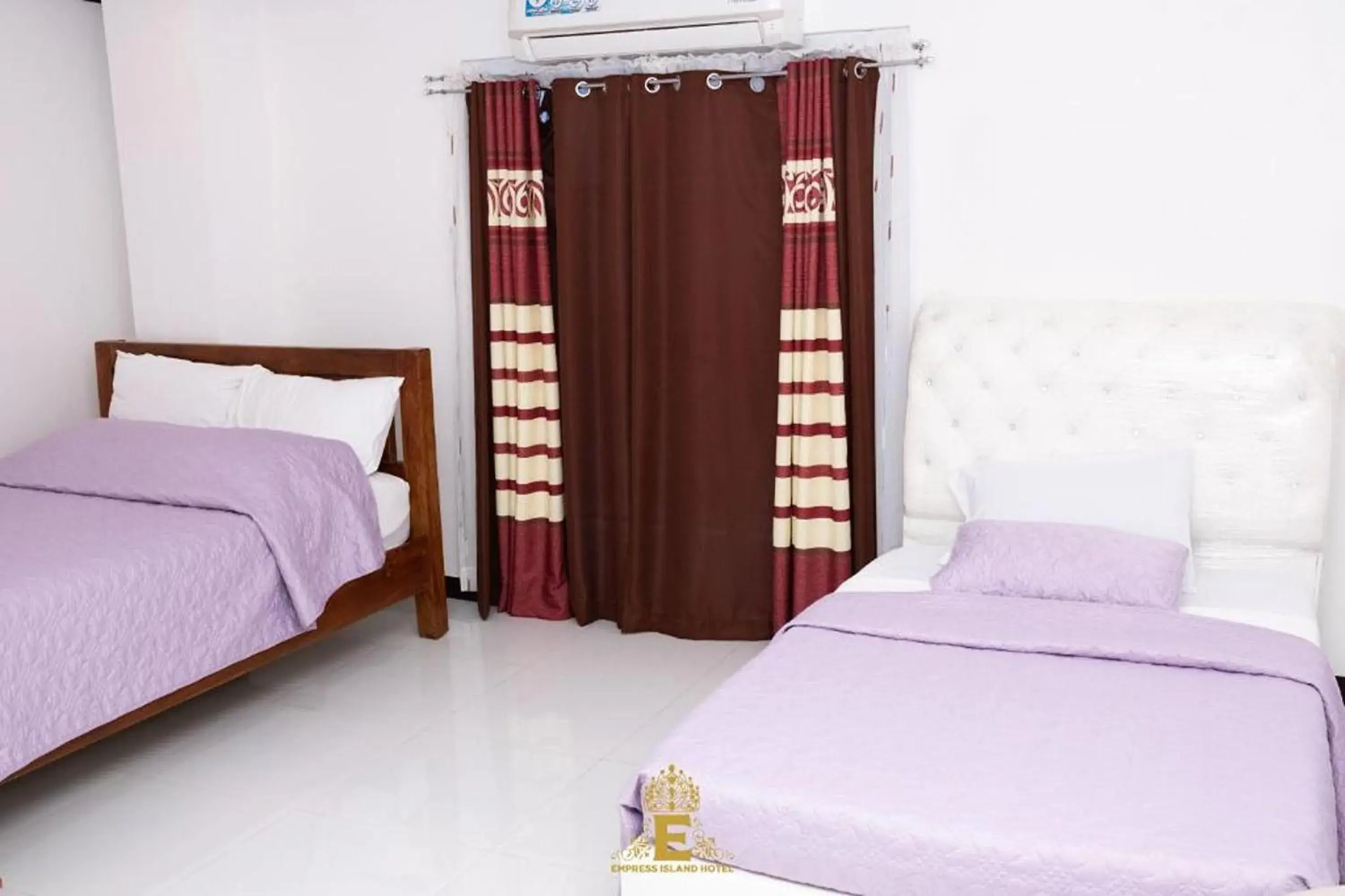 Bed in Empress Island Hotel Bed in Empress Island Hotel