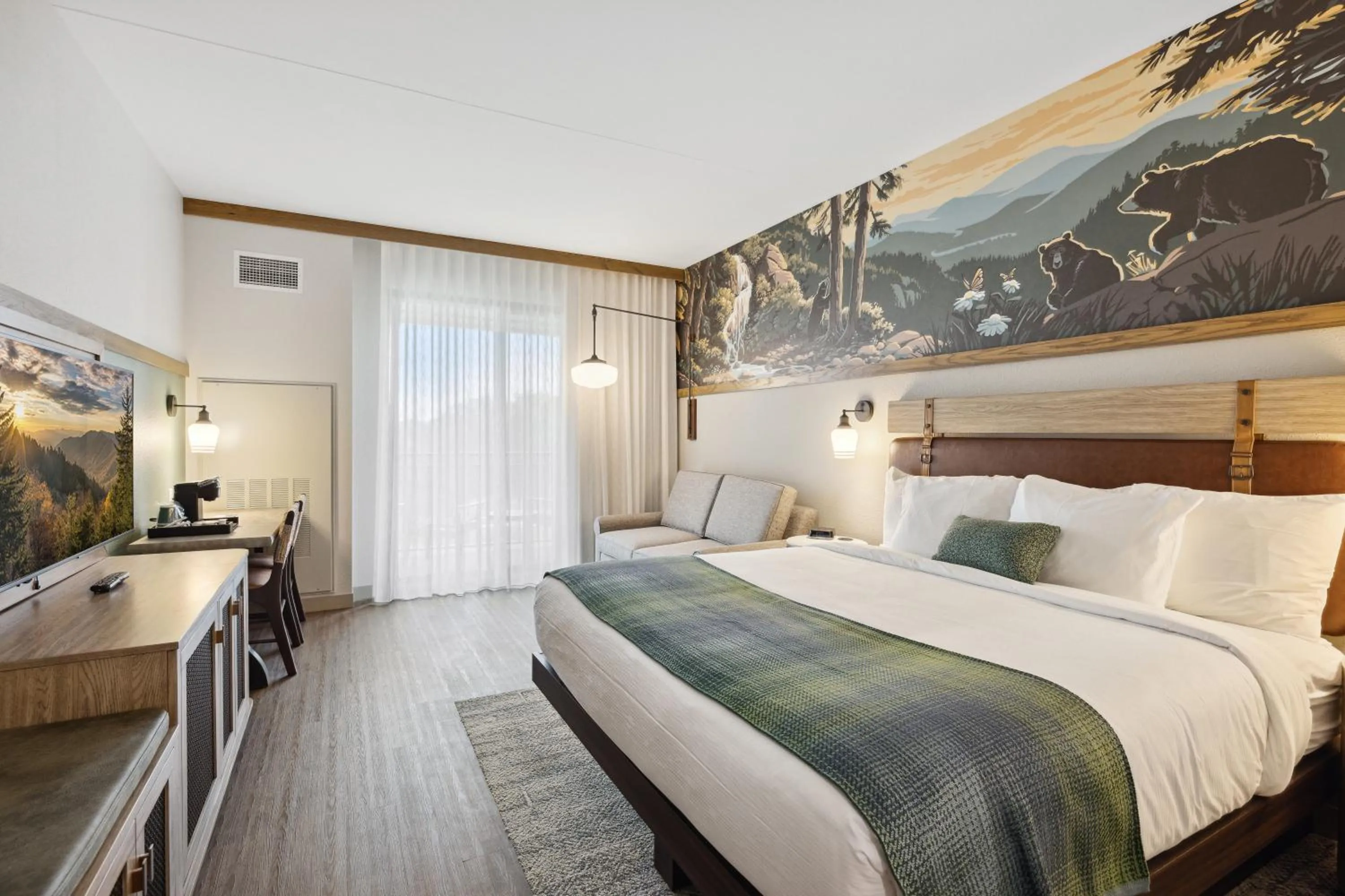 Bed in Dollywood's HeartSong Lodge & Resort