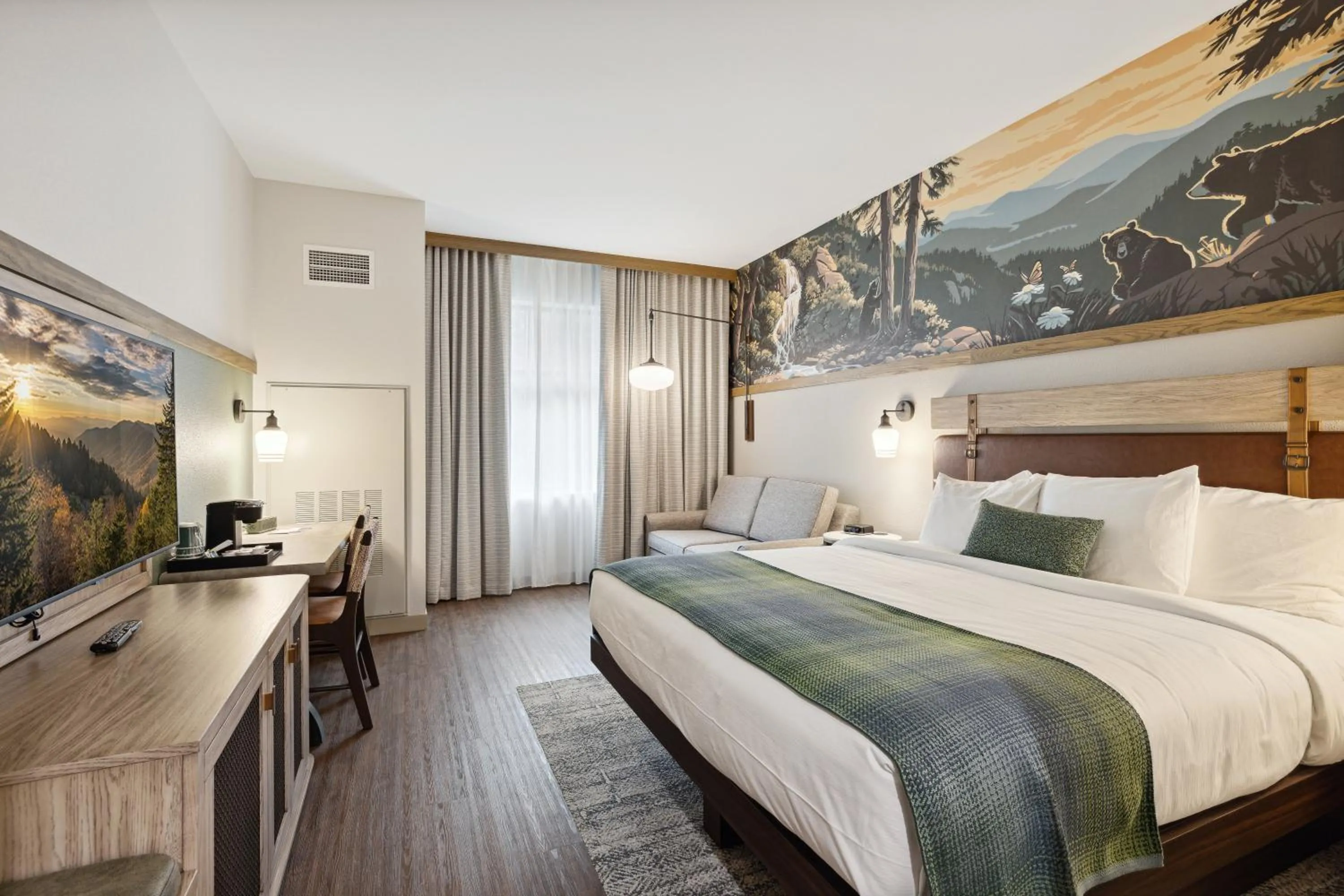 Bed in Dollywood's HeartSong Lodge & Resort