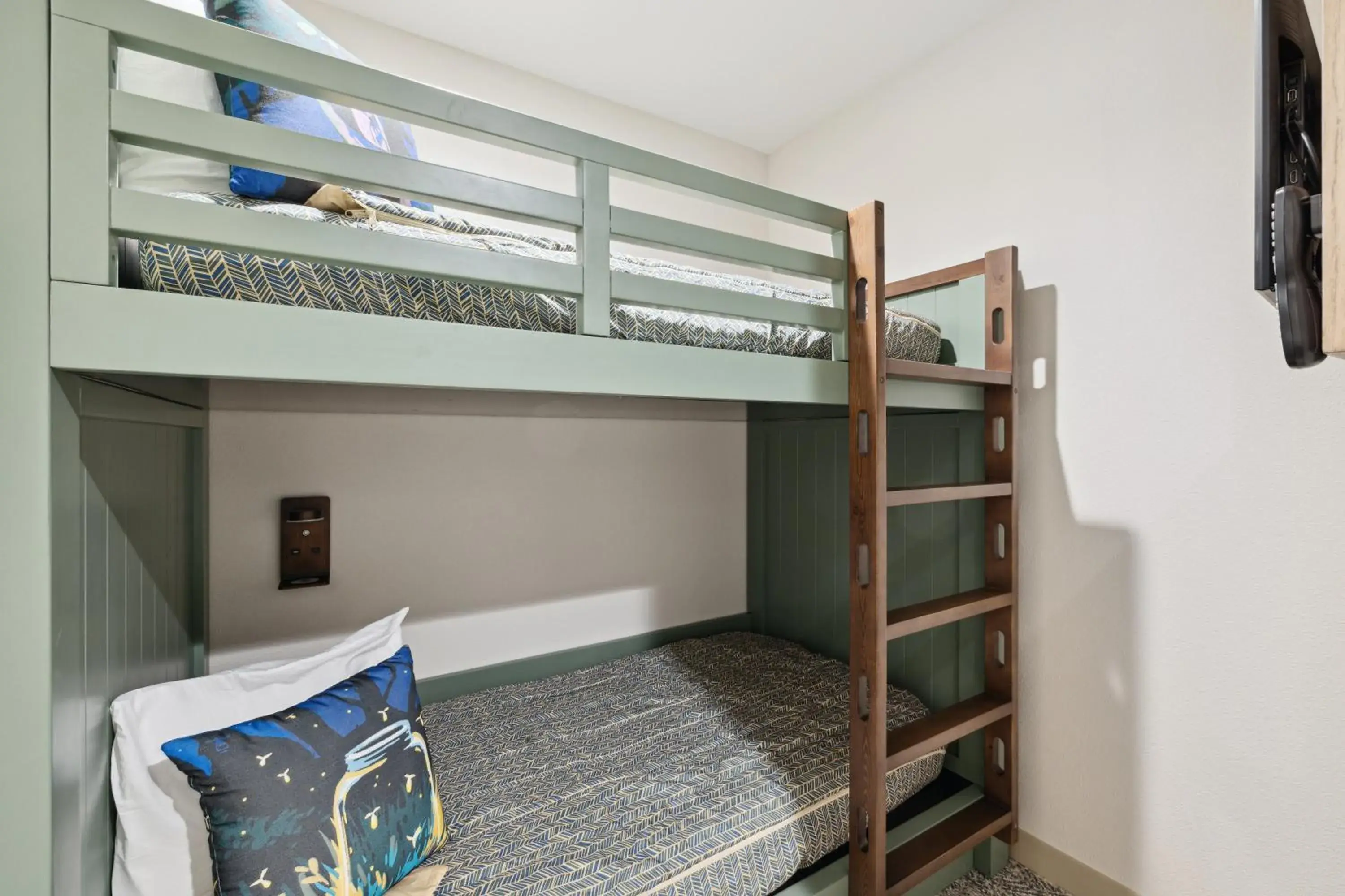 Family Suite Bunk Beds with Balcony in Dollywood's HeartSong Lodge & Resort Family Suite Bunk Beds with Balcony in Dollywood's HeartSong Lodge & Resort