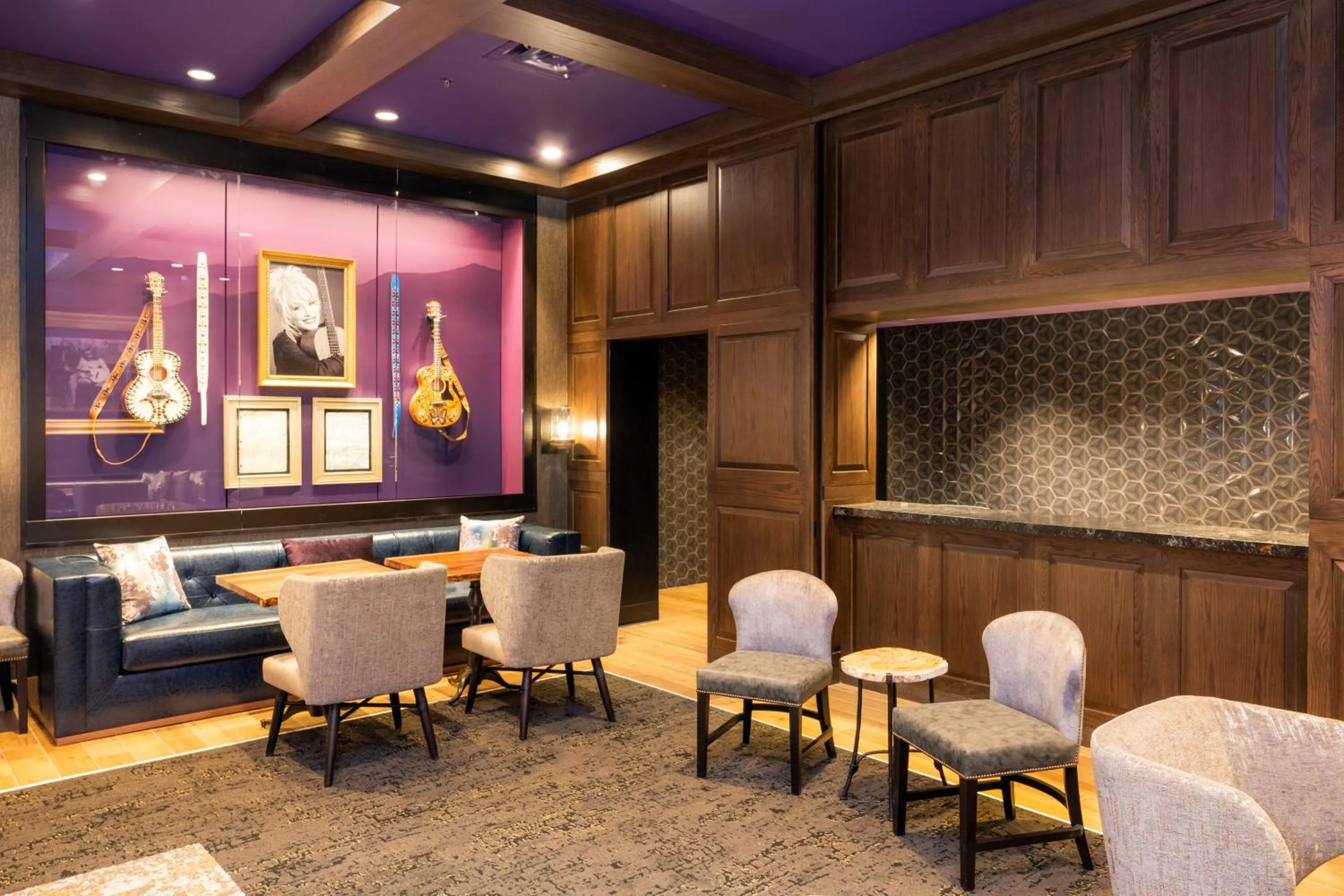 Lobby or reception in Dollywood's HeartSong Lodge & Resort