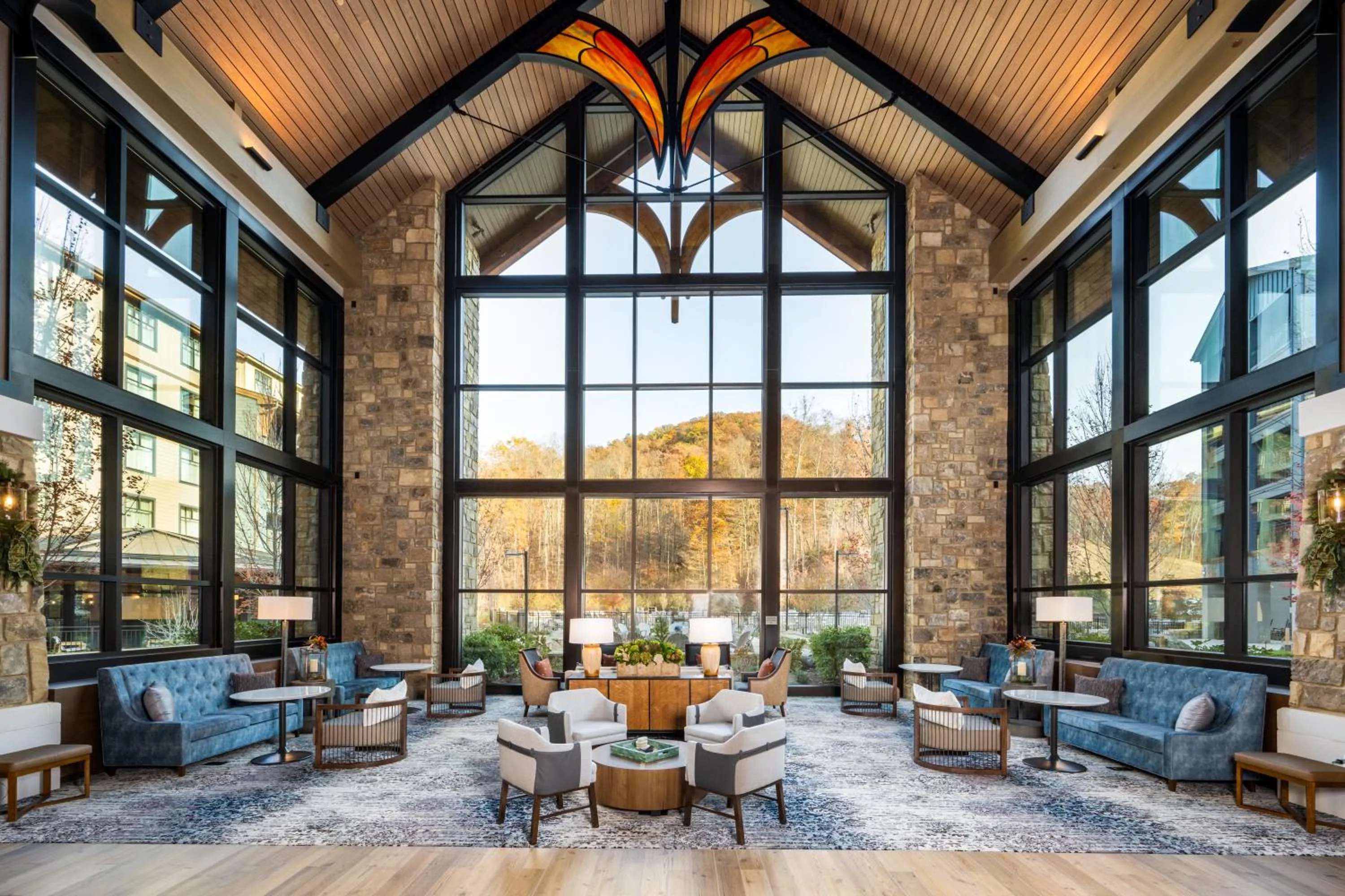 Living room in Dollywood's HeartSong Lodge & Resort