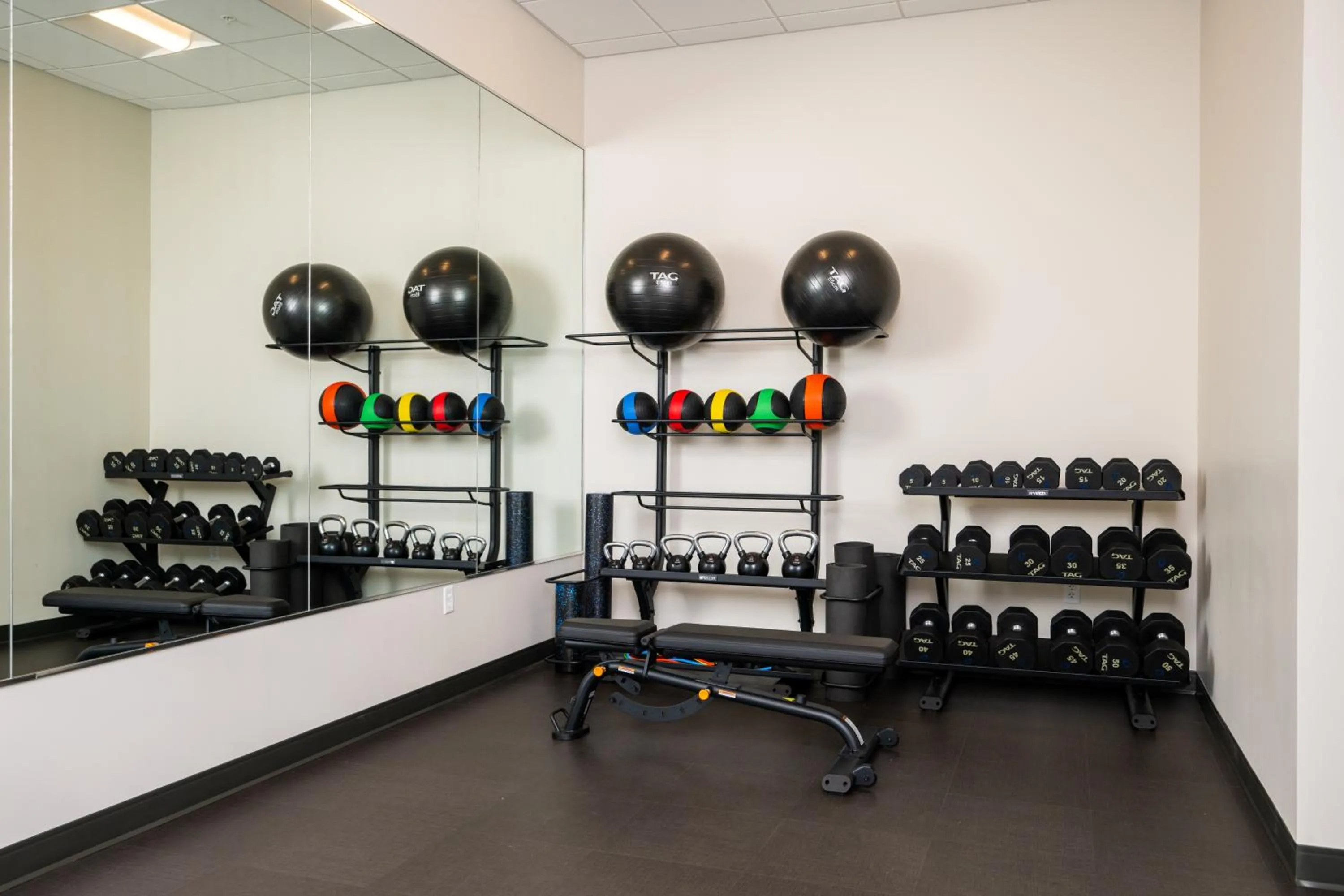 Fitness centre/facilities in Dollywood's HeartSong Lodge & Resort