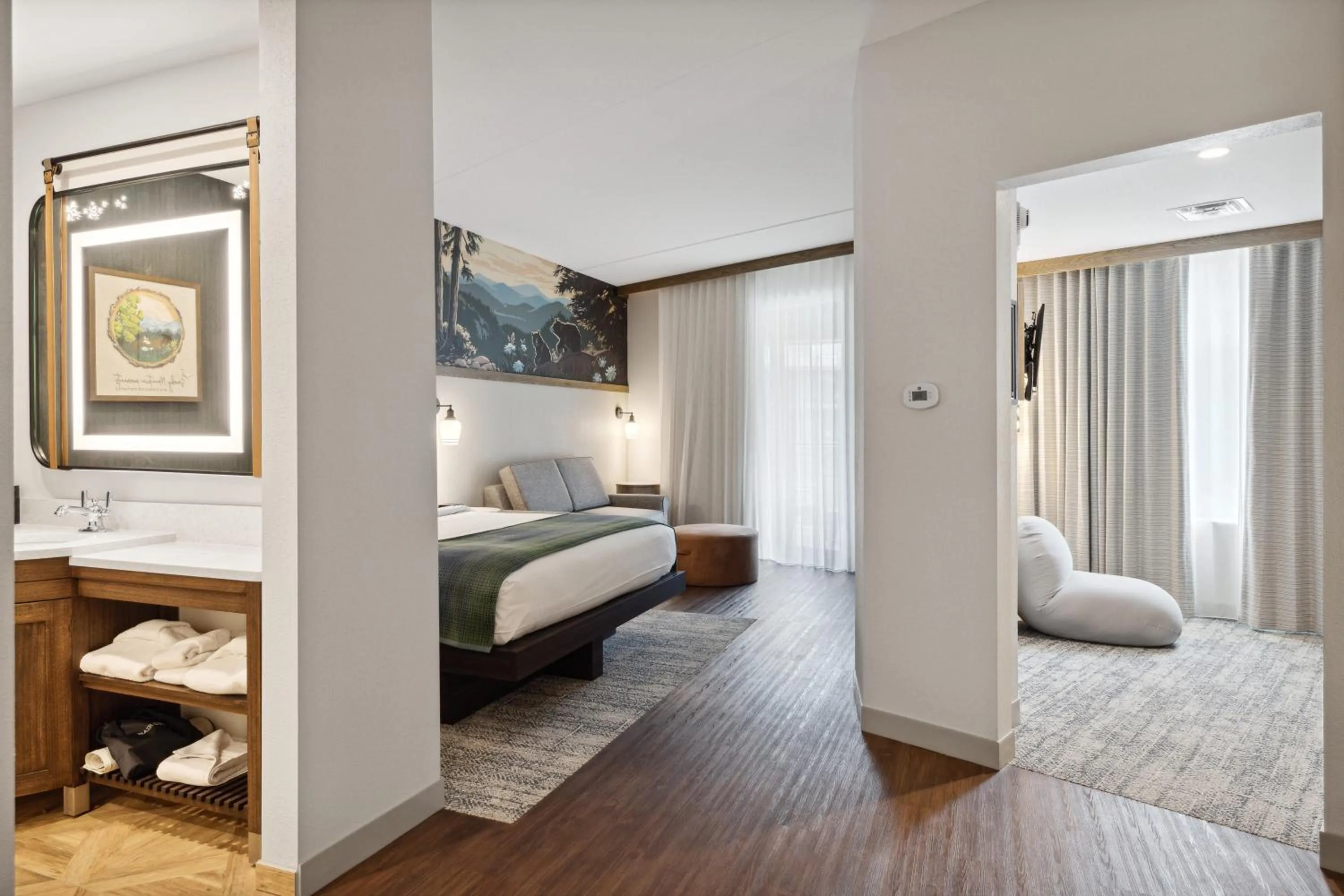 Bed in Dollywood's HeartSong Lodge & Resort