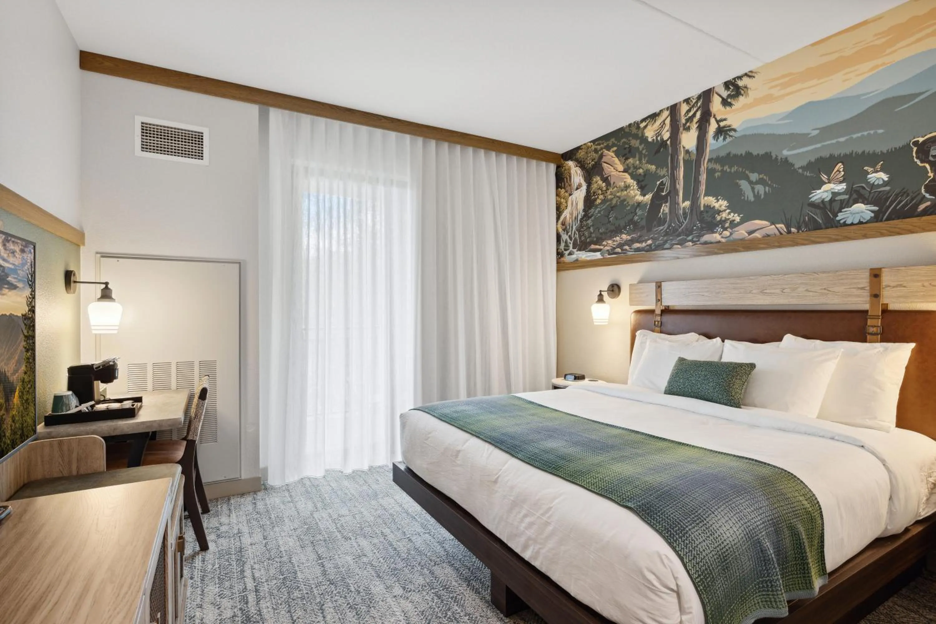 Bed in Dollywood's HeartSong Lodge & Resort