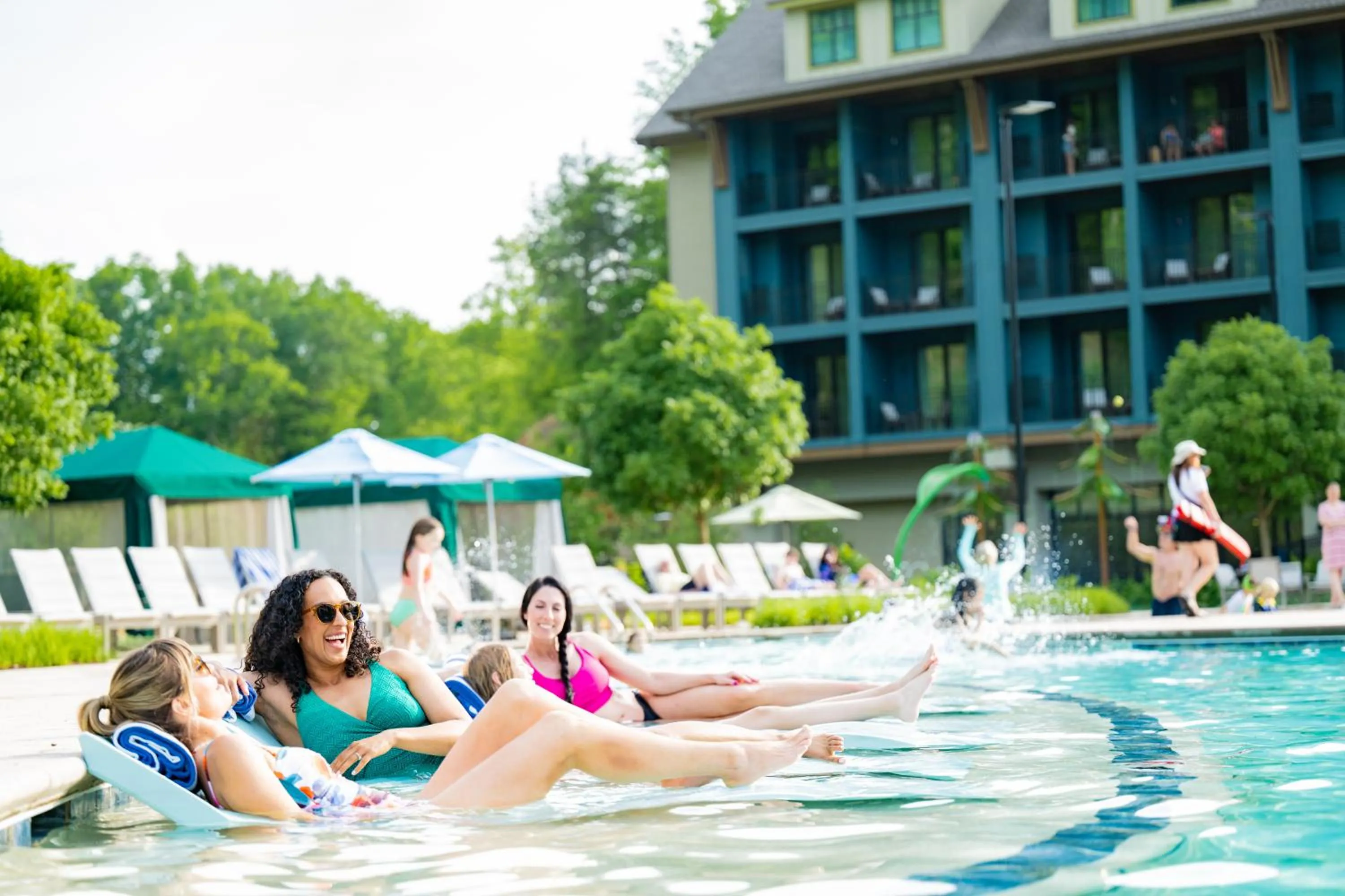 Property building in Dollywood's HeartSong Lodge & Resort