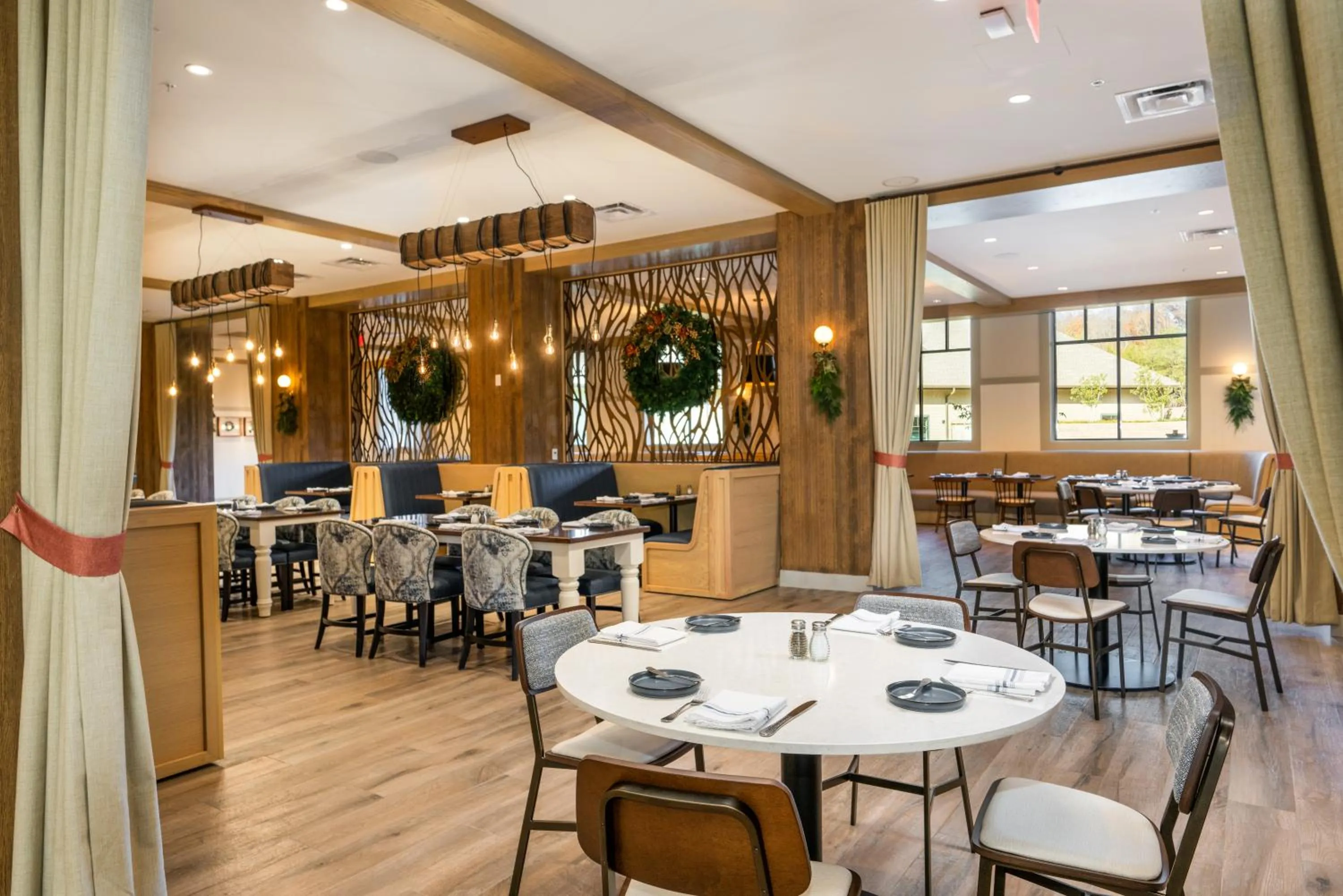 Restaurant/places to eat in Dollywood's HeartSong Lodge & Resort