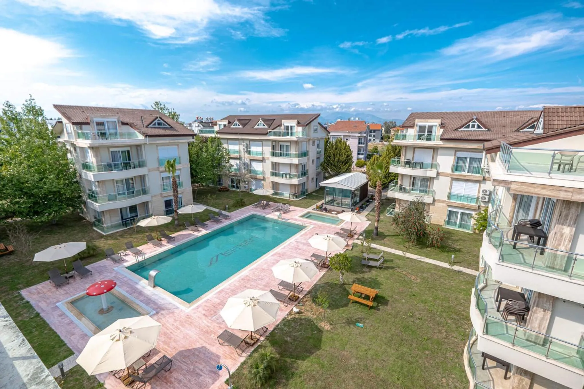 Swimming pool in Belek Deluxe Suit