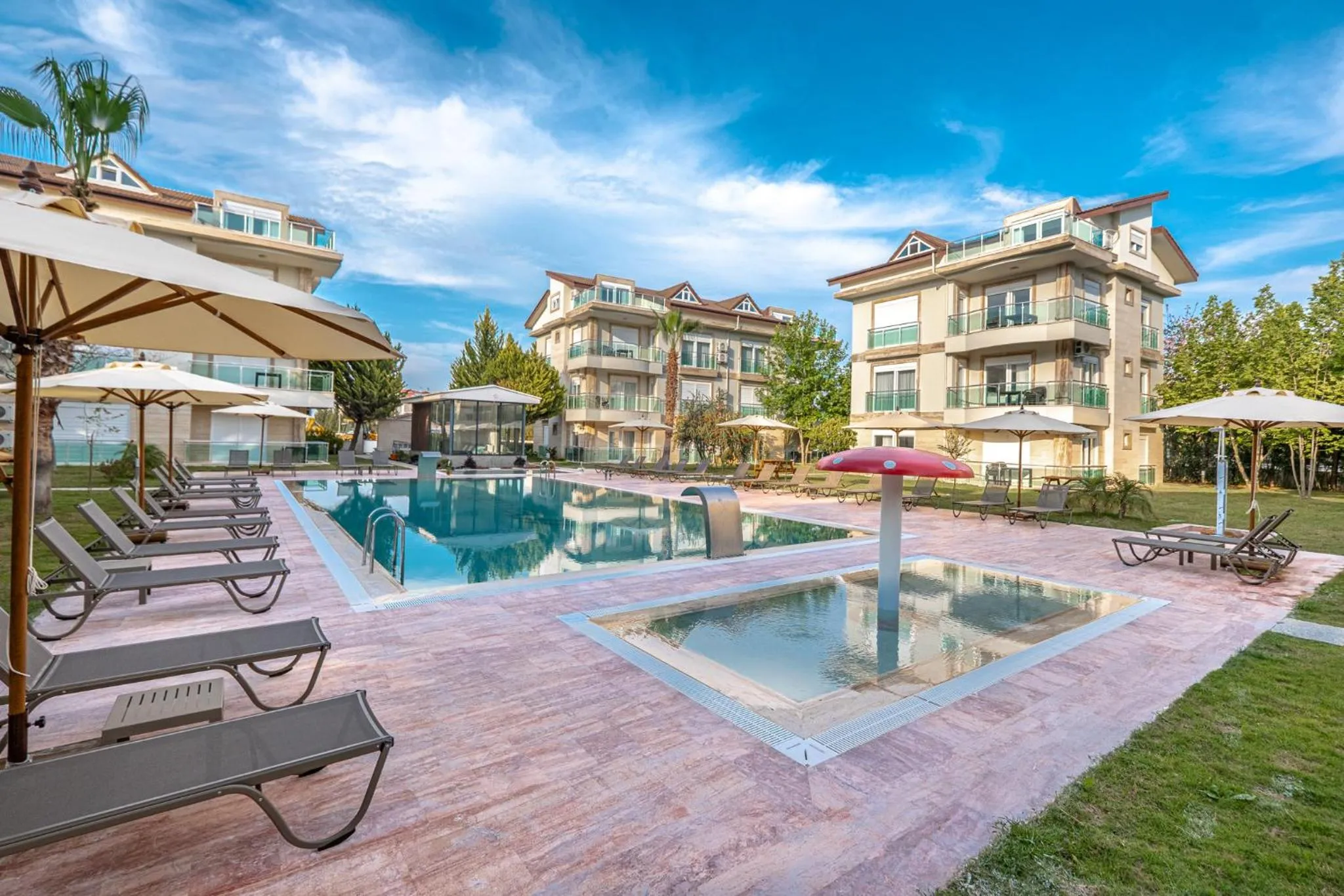 Swimming pool in Belek Deluxe Suit