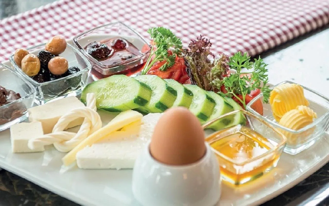 Breakfast in Belek Deluxe Suit