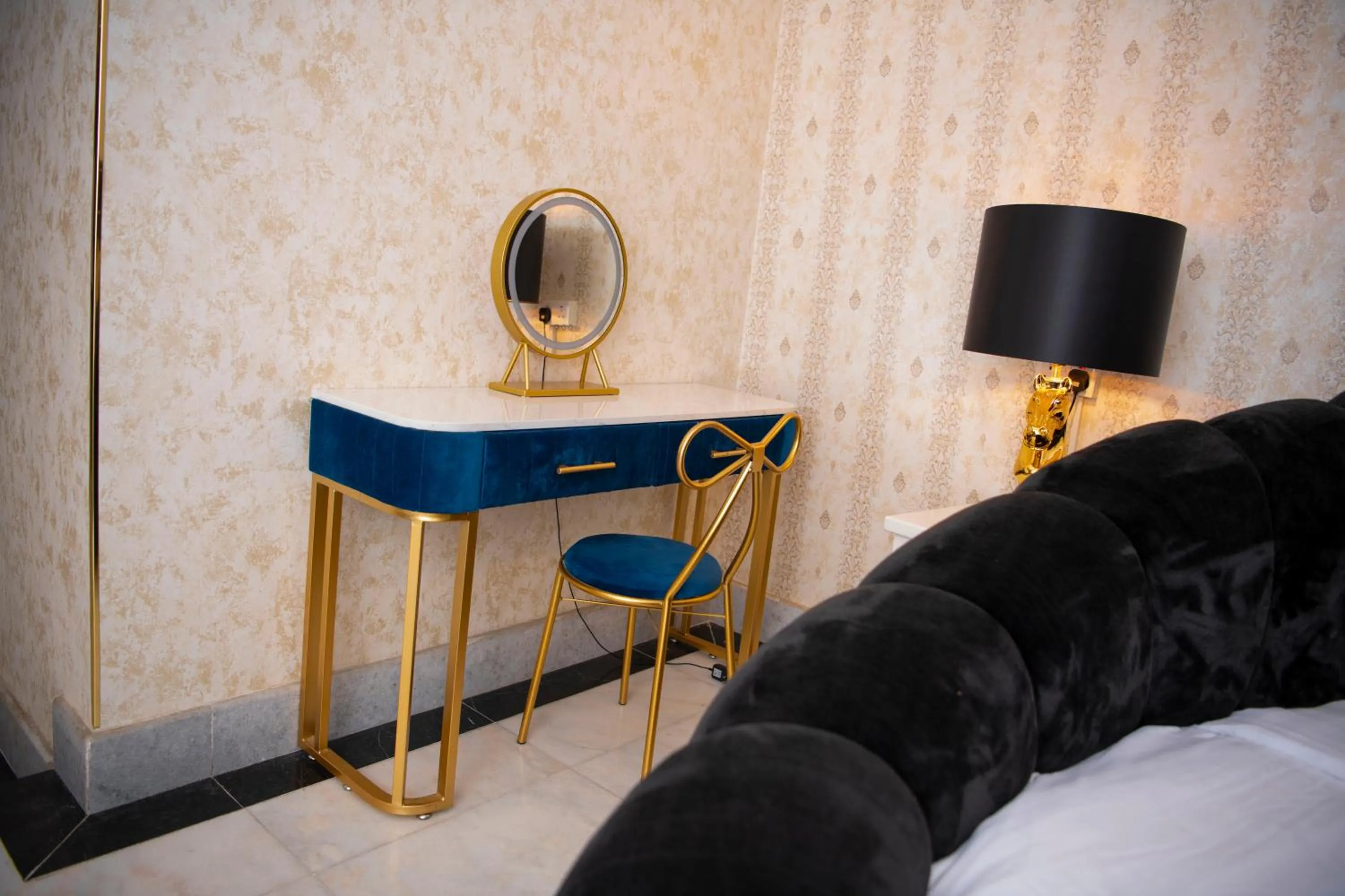 Bedroom in Al Nabarees Al Masi Hotel