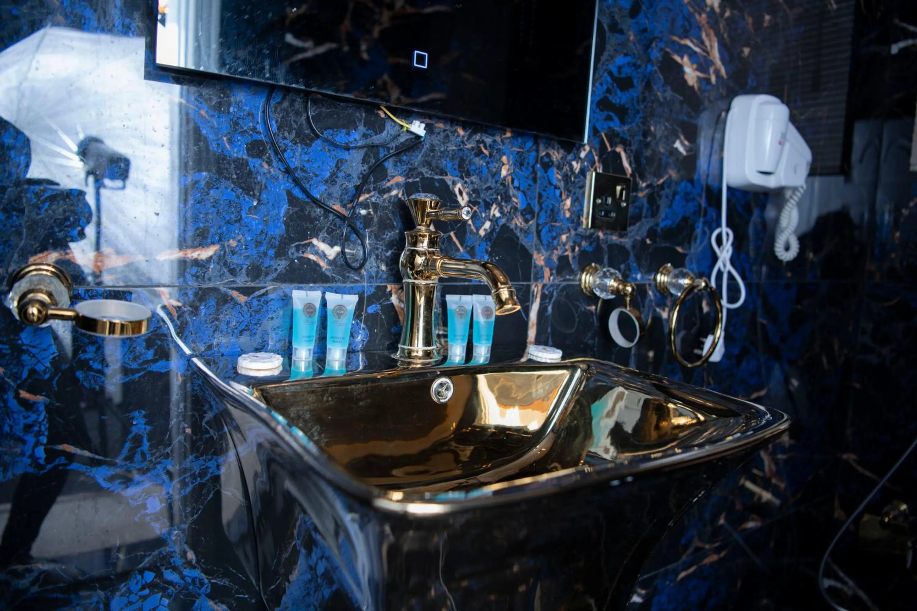 Bathroom in Al Nabarees Al Masi Hotel