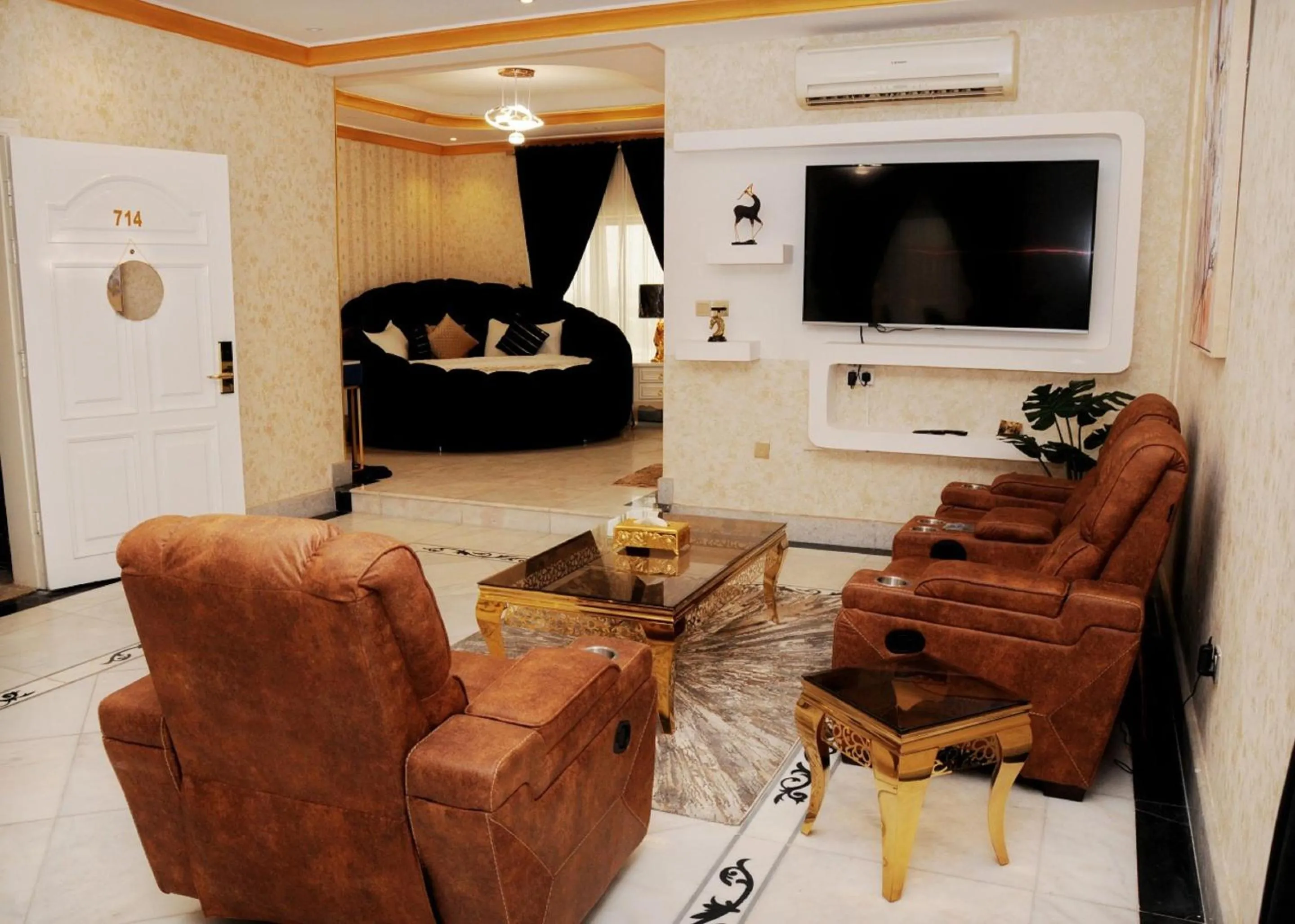 Living room in Al Nabarees Al Masi Hotel