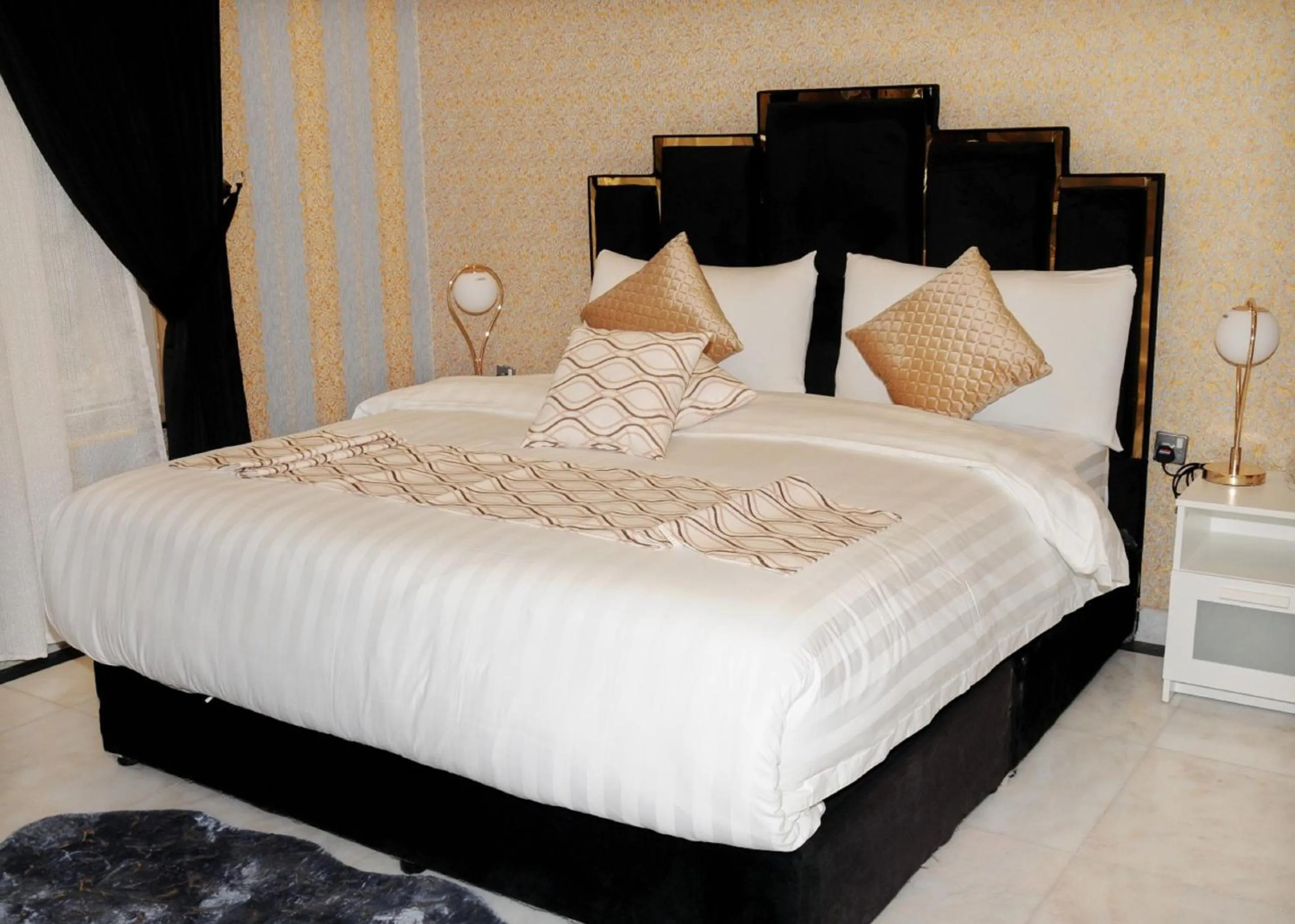 Bed in Al Nabarees Al Masi Hotel
