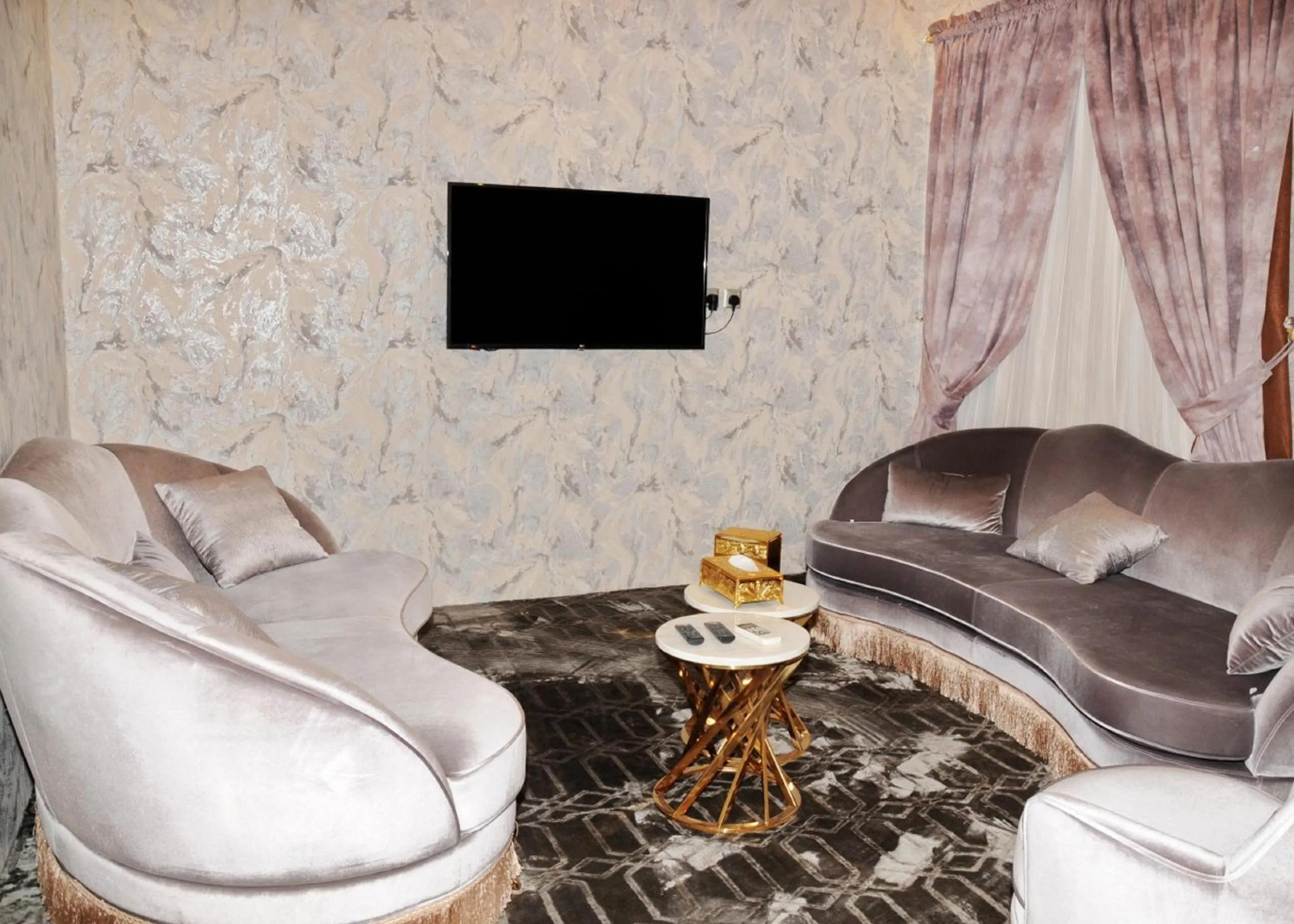 Living room in Al Nabarees Al Masi Hotel