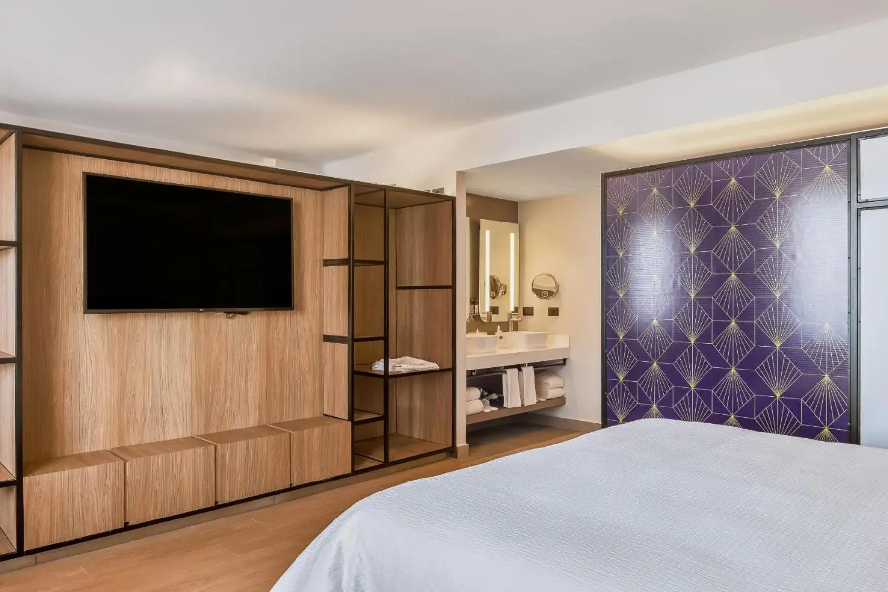 Bed in Fiesta Inn Mazatlán Bed in Fiesta Inn Mazatlán