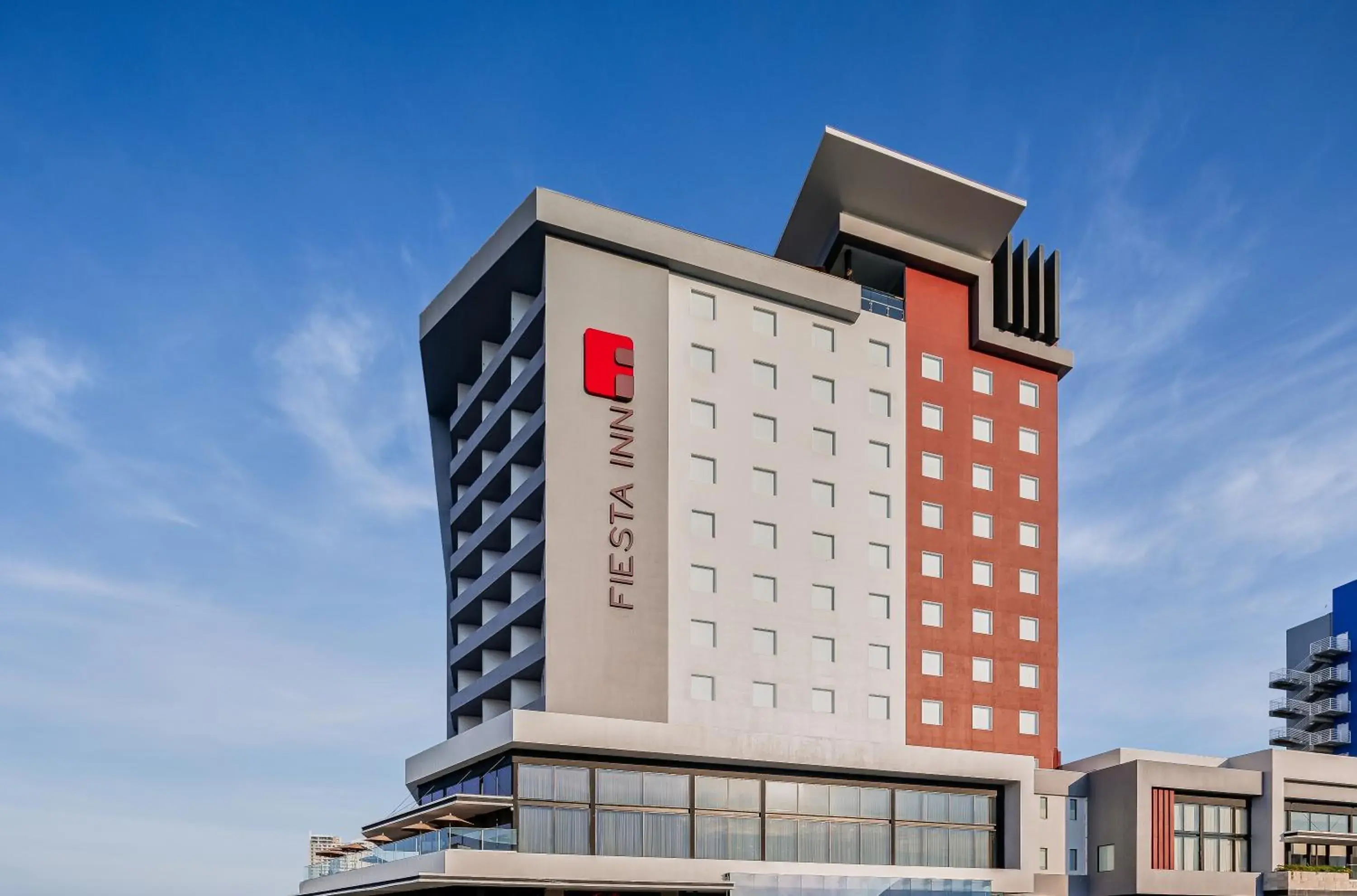 Facade/entrance in Fiesta Inn Mazatlán Facade/entrance in Fiesta Inn Mazatlán