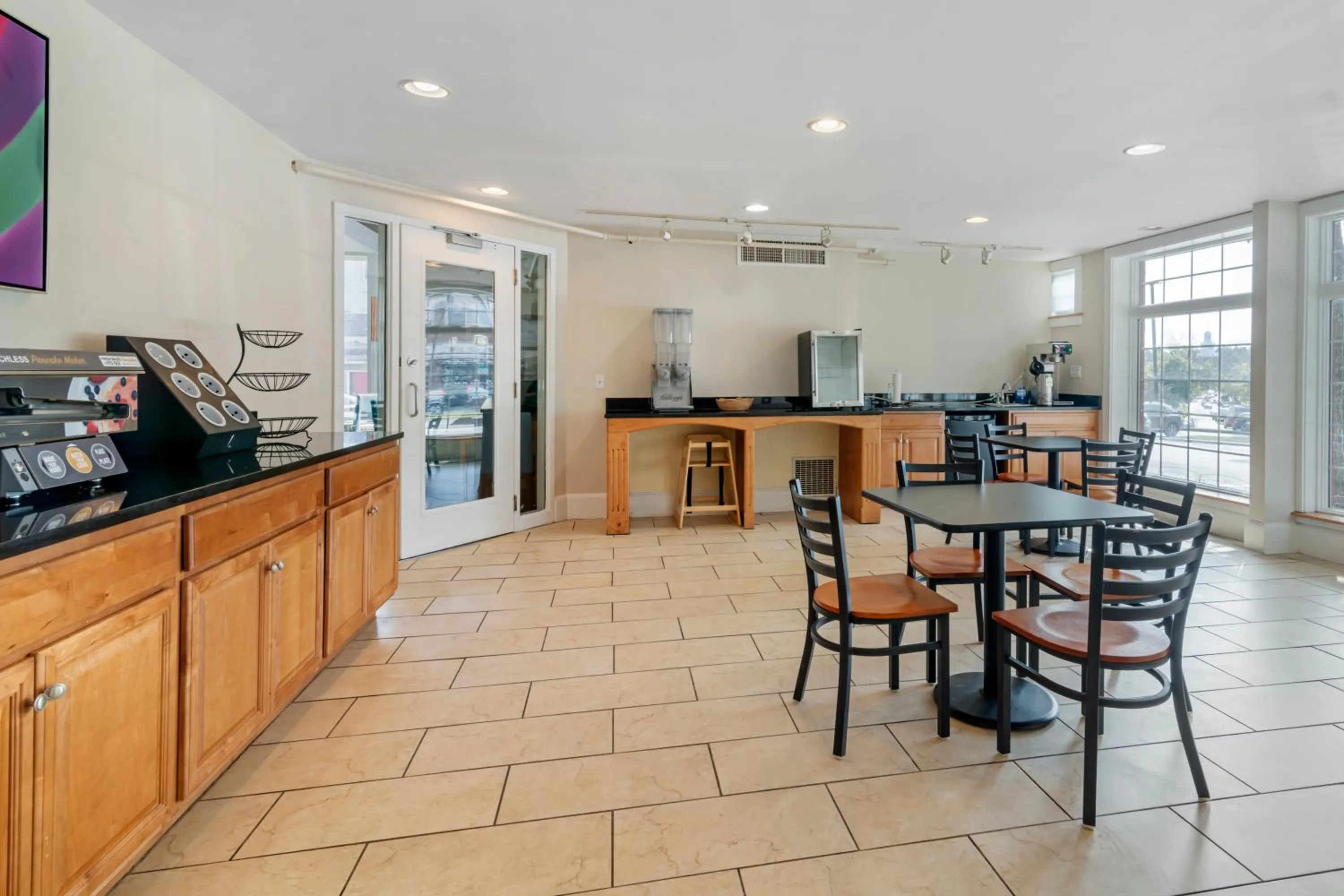 Breakfast in Downtown Dover Inn