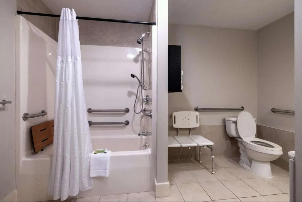 Shower in Downtown Dover Inn