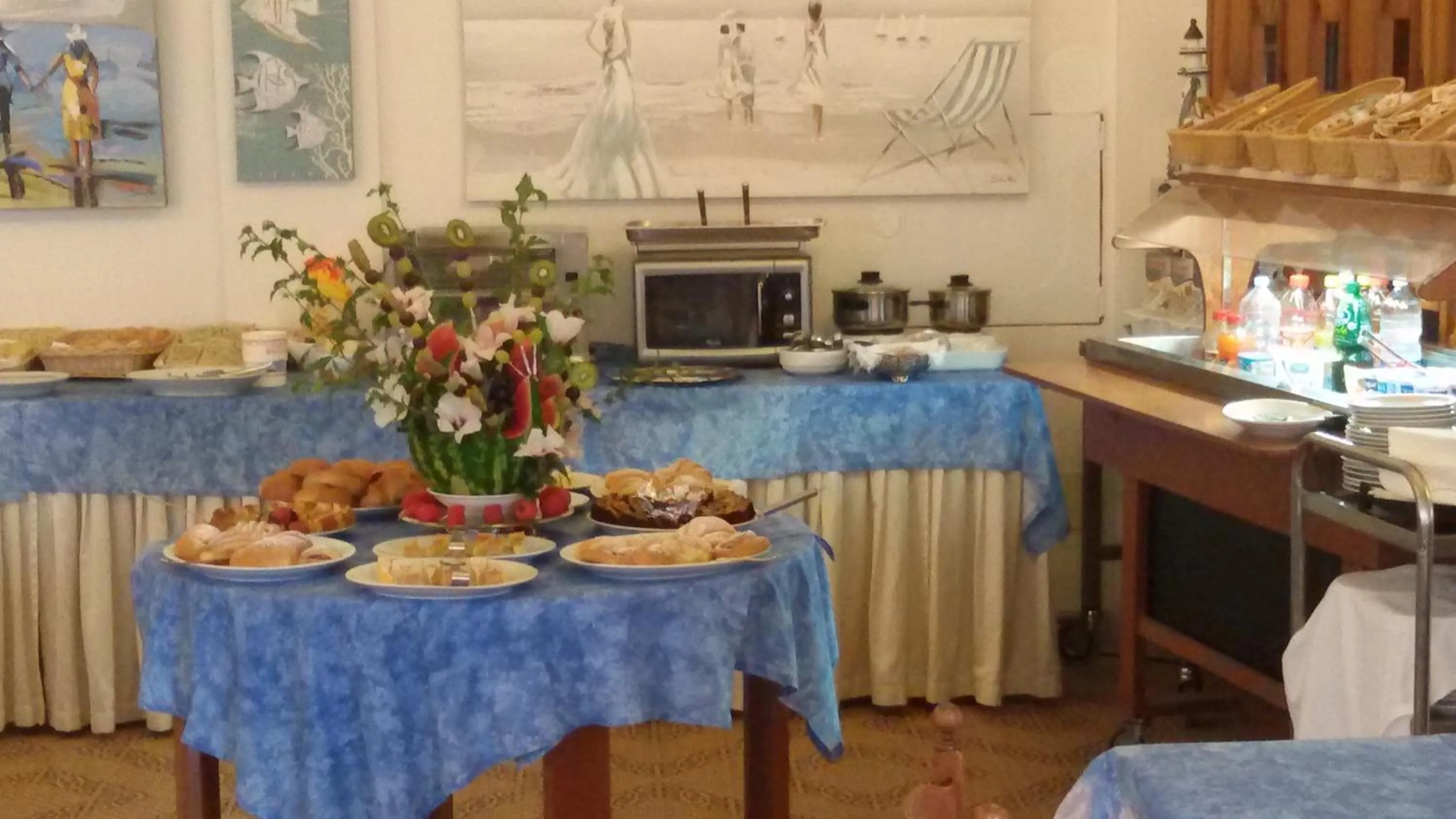 Continental breakfast in Hotel Atis