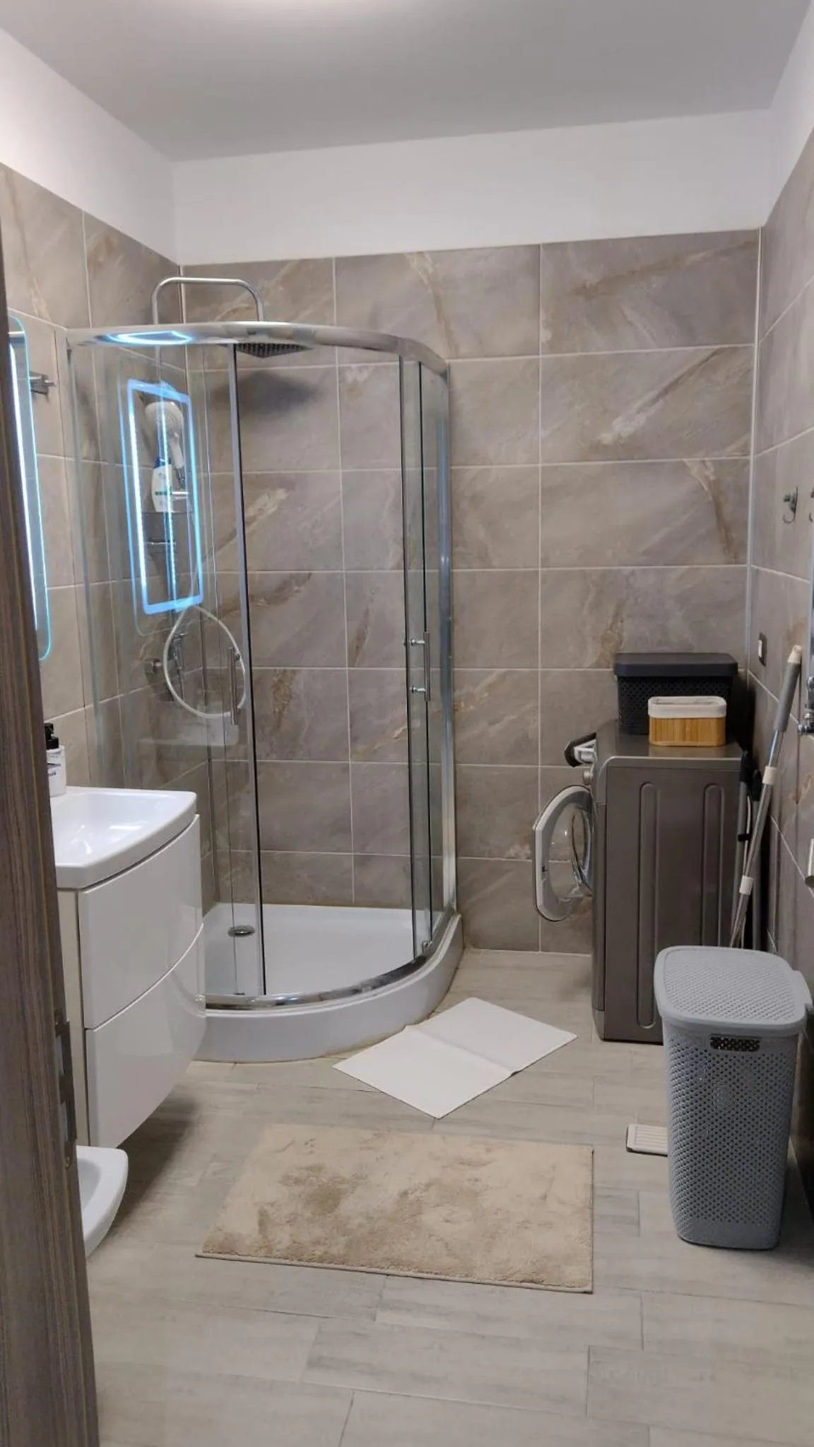 Toilet in AMRA APART - Complex Alezzi