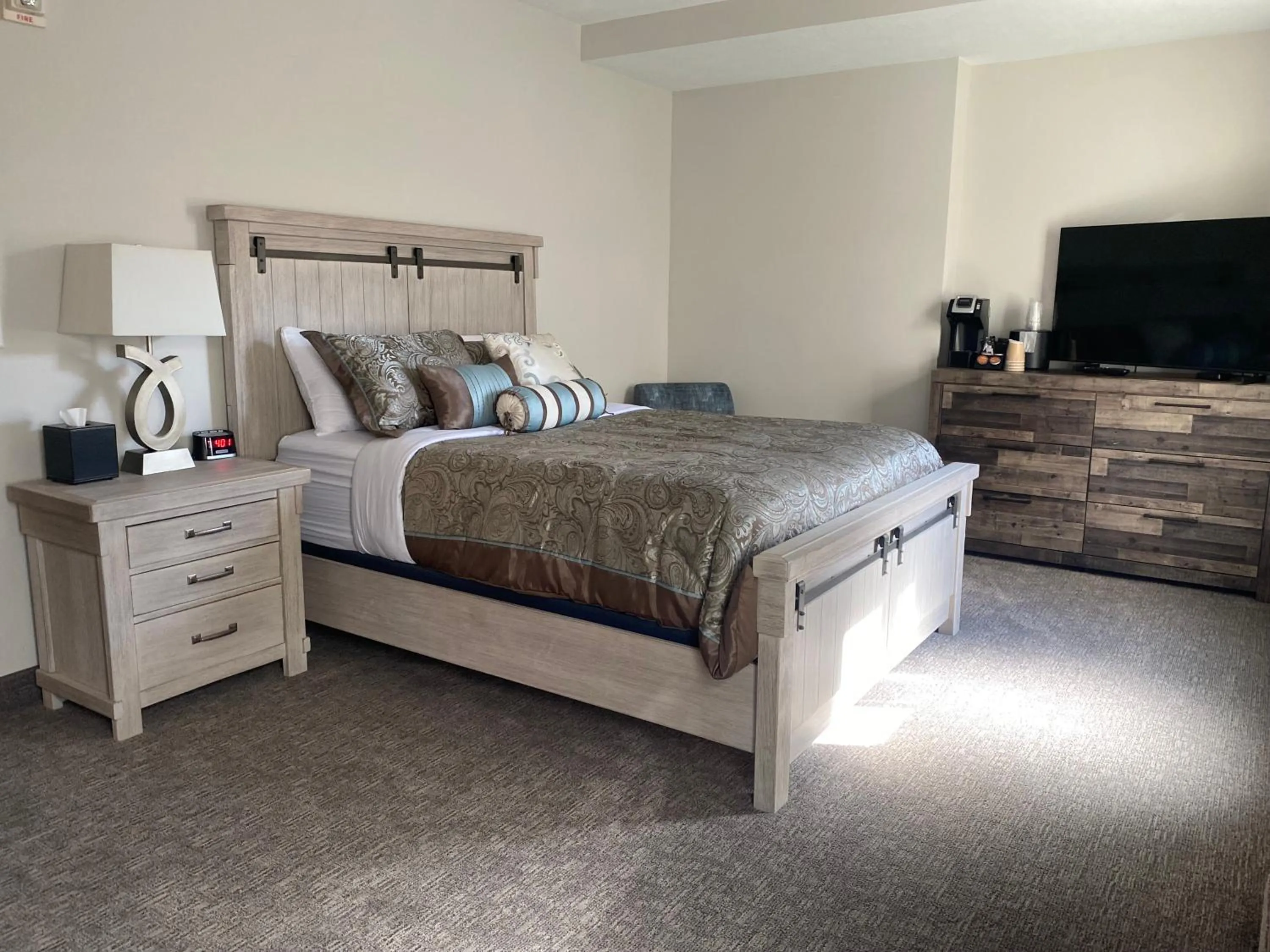 Bed in The Alonzo Ward Hotel