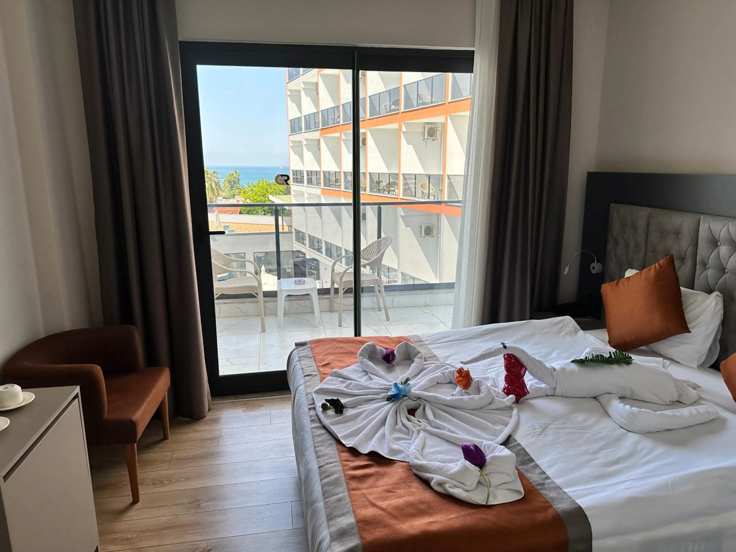 Bedroom, Bed in SiDE GOLDEN ROCK HOTEL&SPA