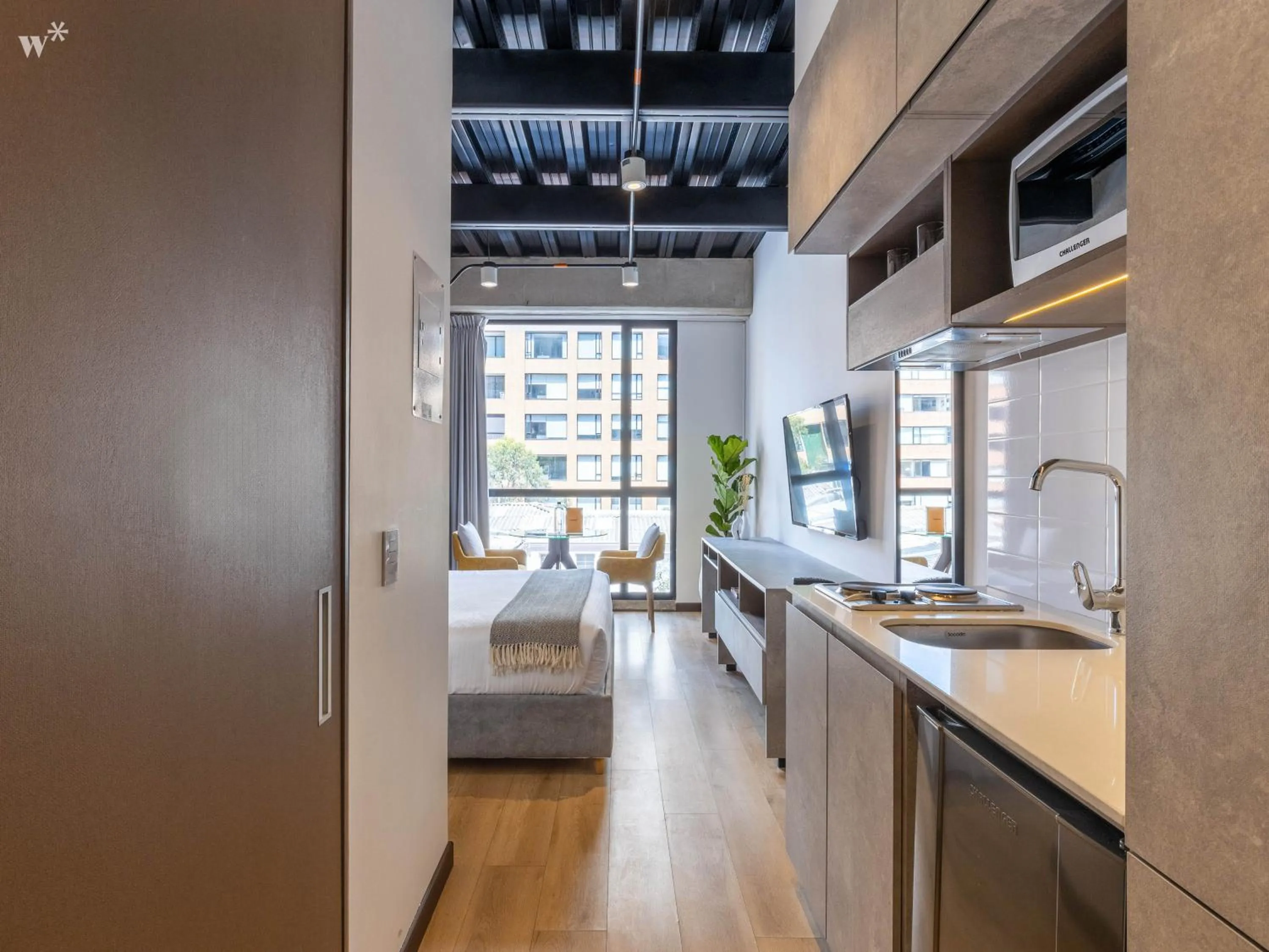 Kitchen or kitchenette in Beliving by Wynwood House