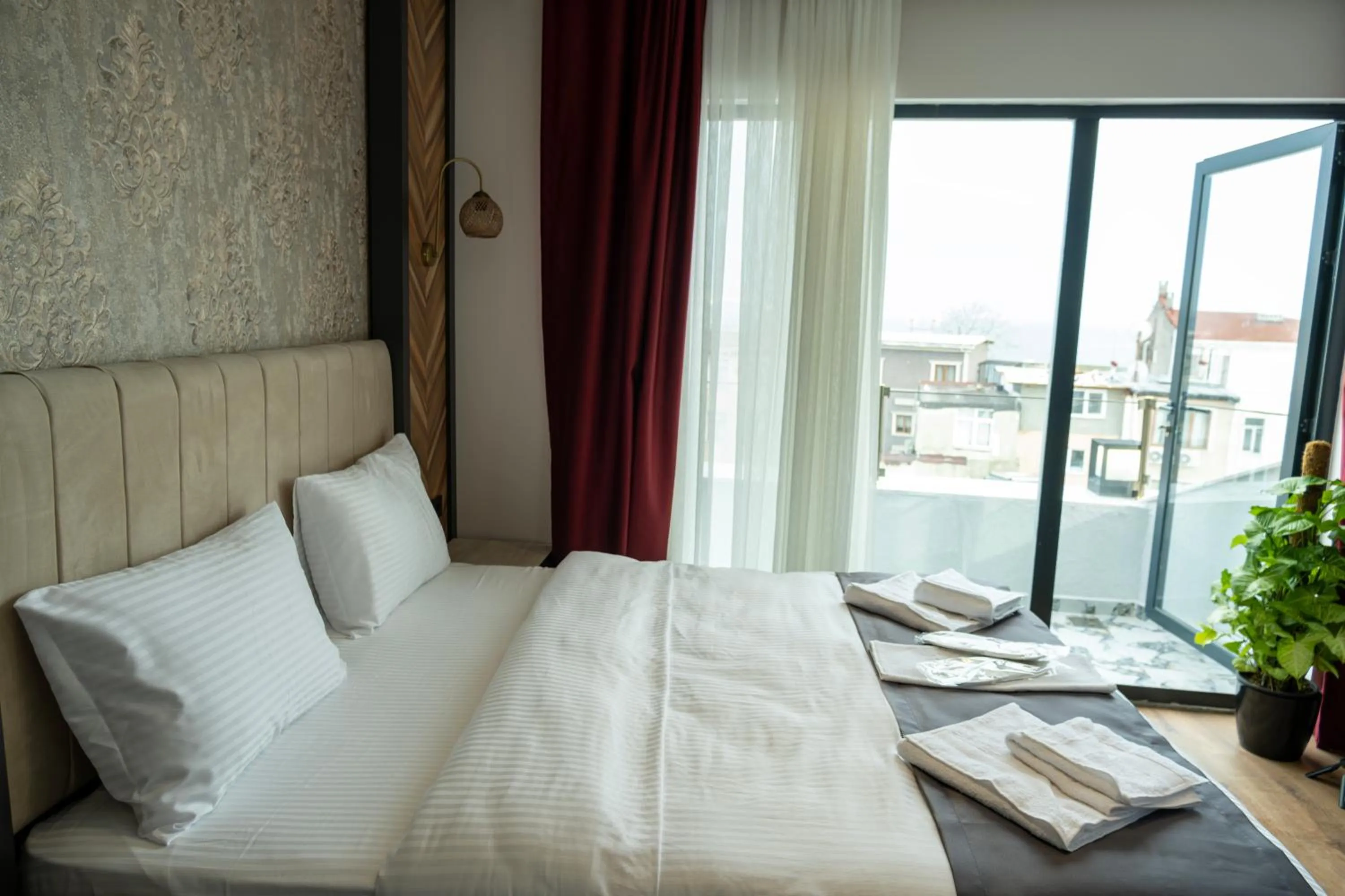 Bed in Linda Port Hotel