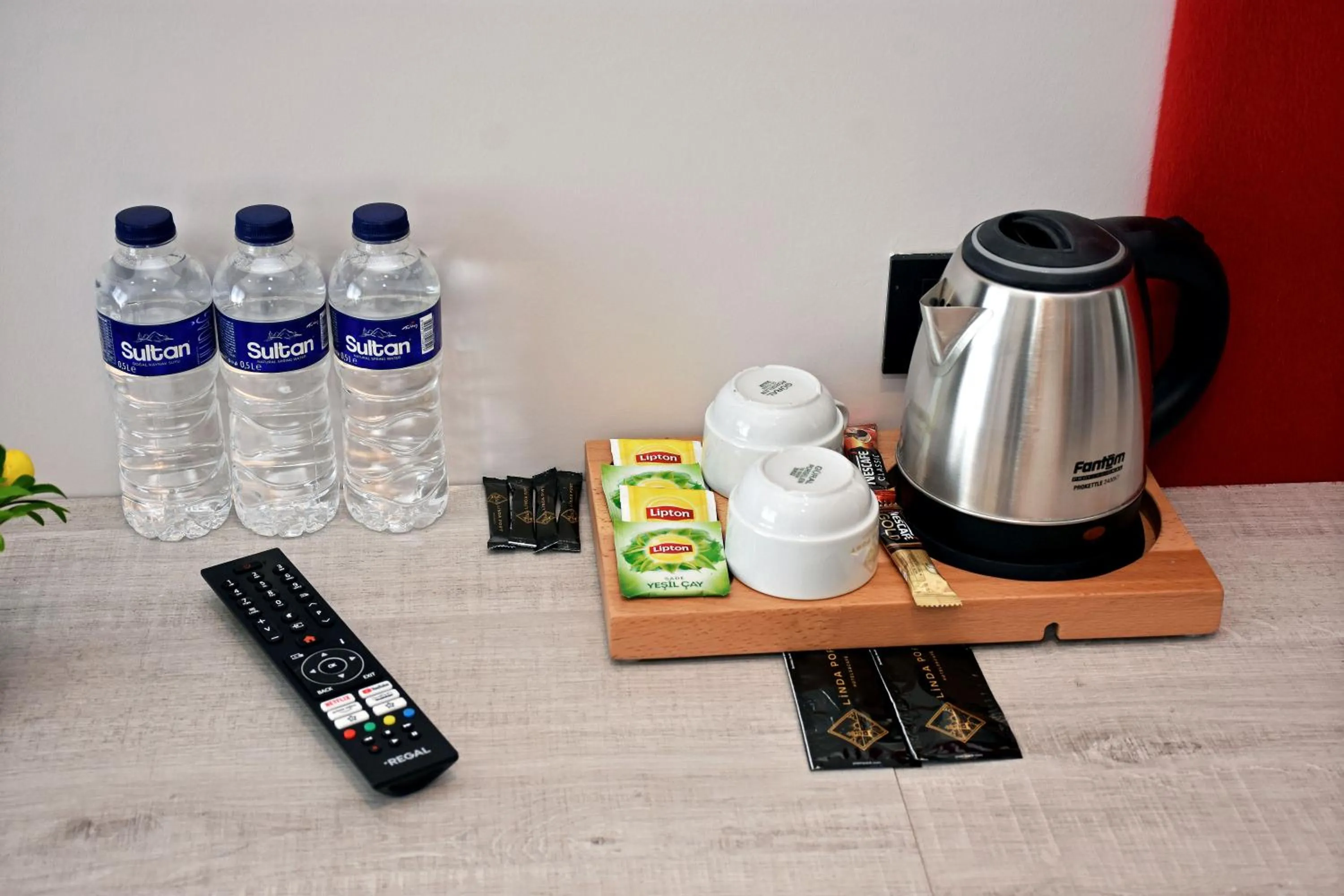 Coffee/tea facilities in Linda Port Hotel