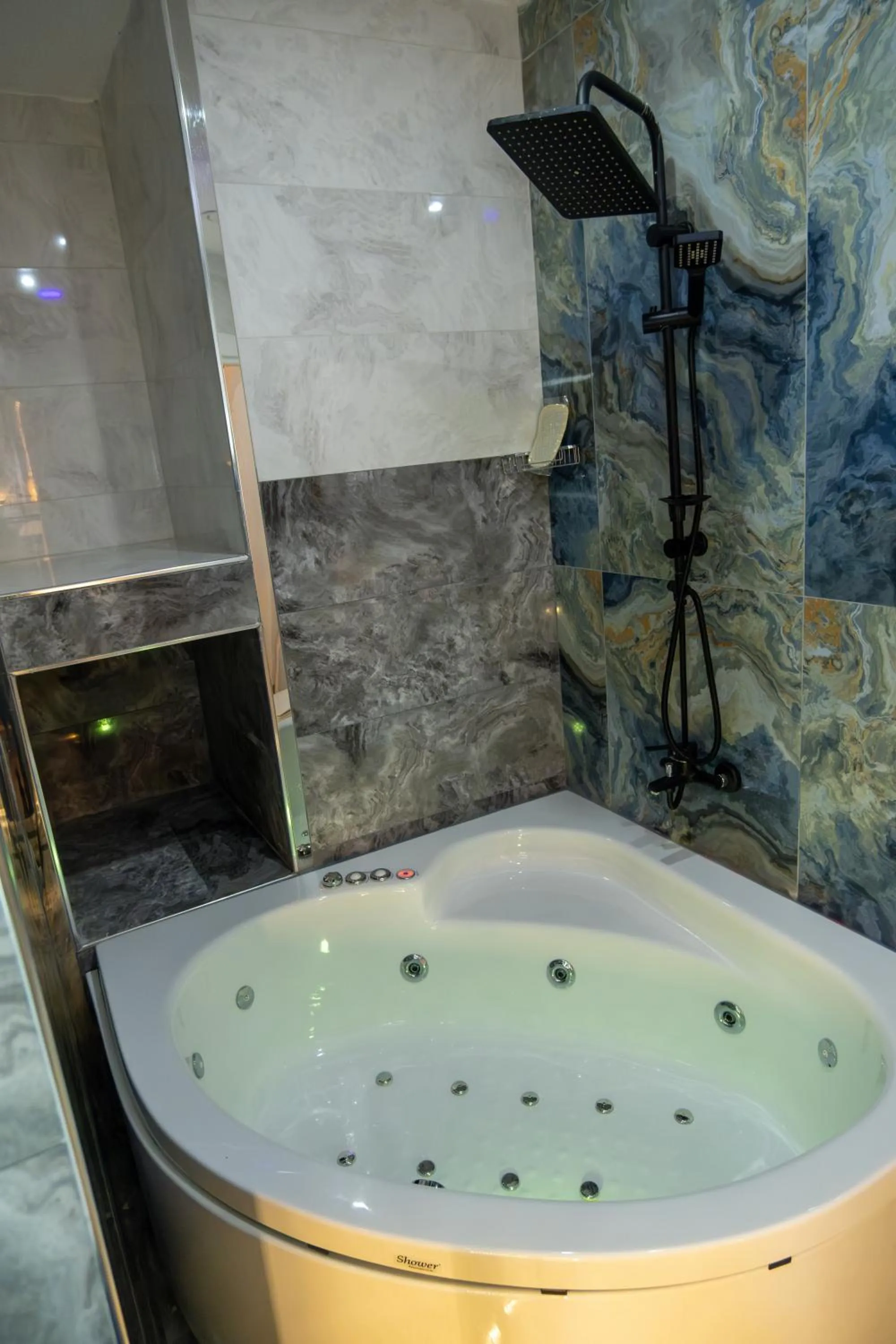 Hot Tub in Linda Port Hotel