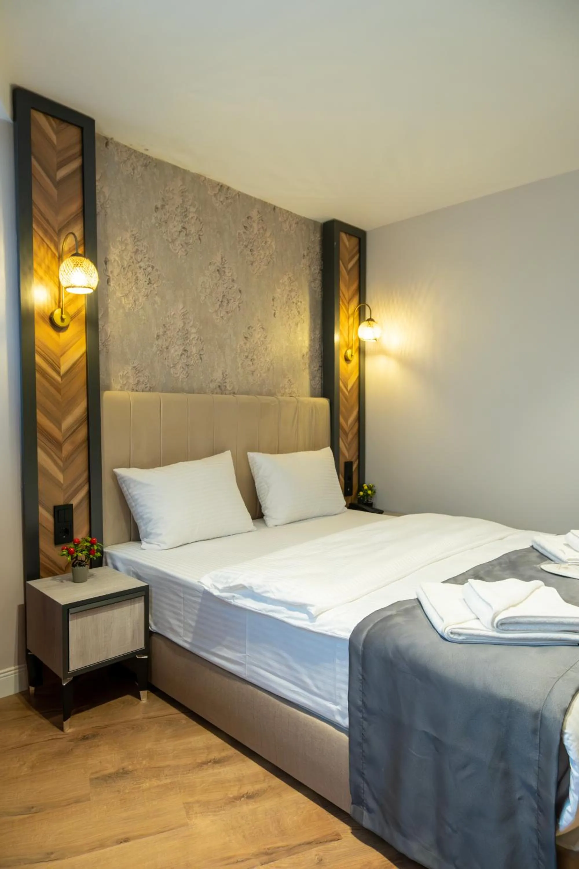 Photo of the whole room, Bed in Linda Port Hotel